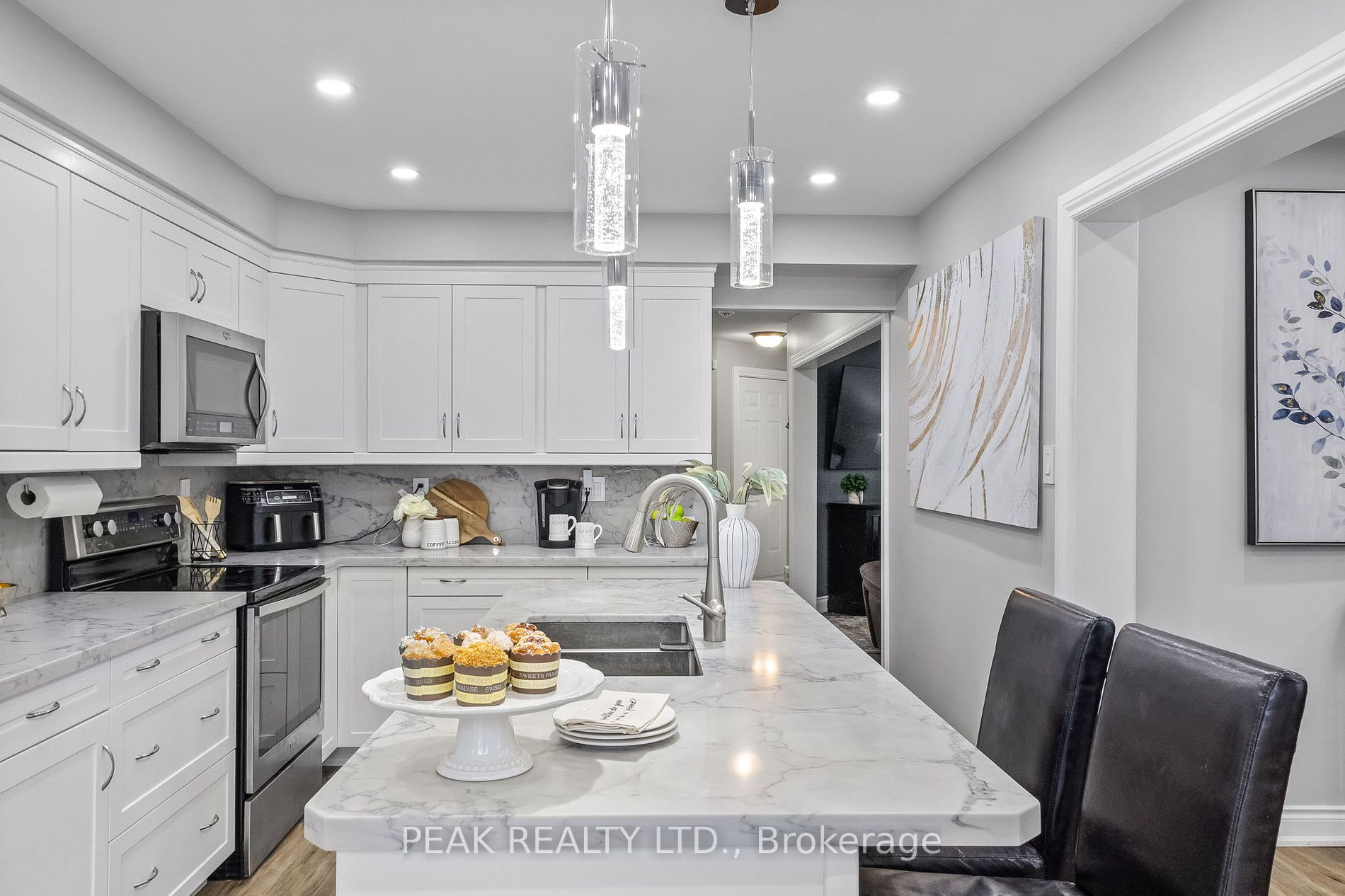 76 Fry Cres
