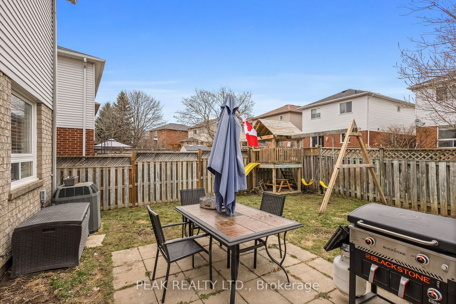76 Fry Cres