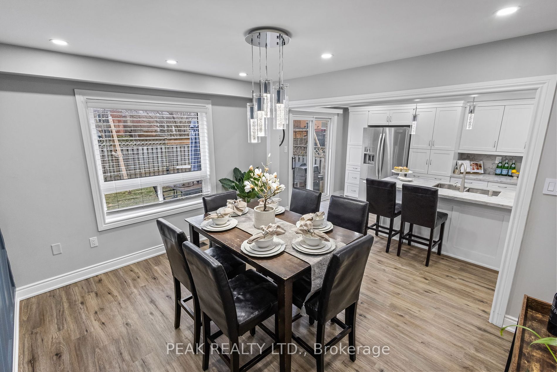 76 Fry Cres