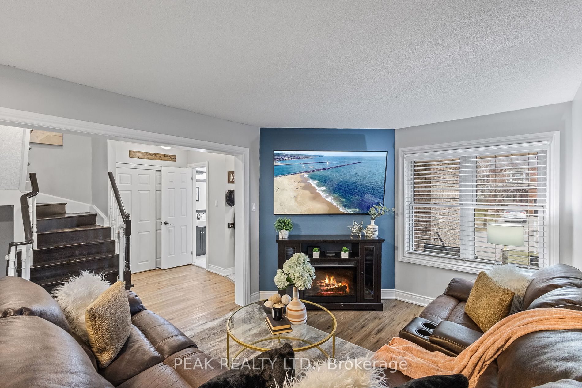 76 Fry Cres