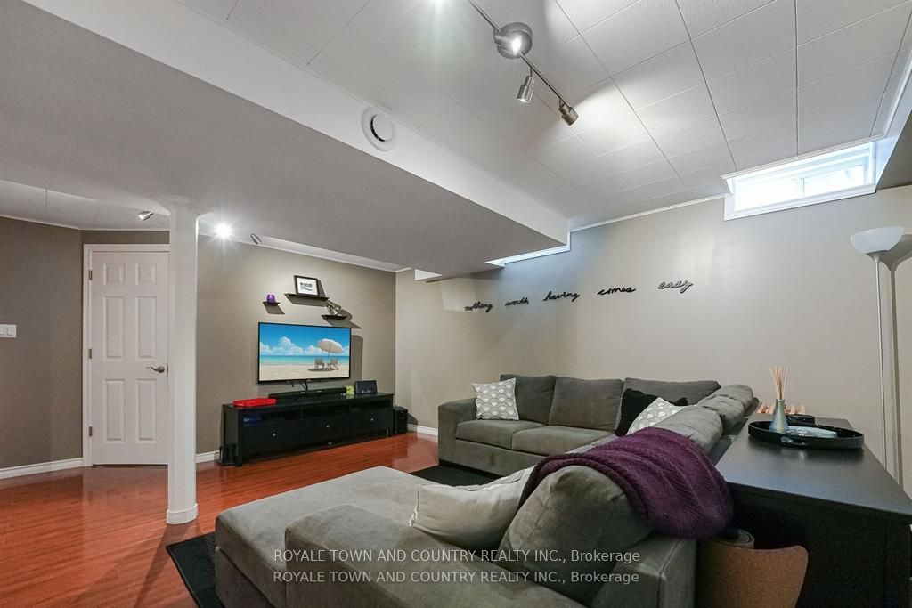 946 Glenbourne Crt
