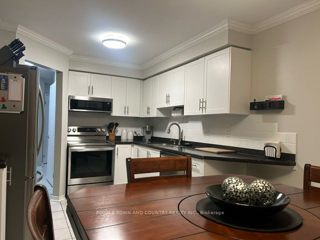 946 Glenbourne Crt