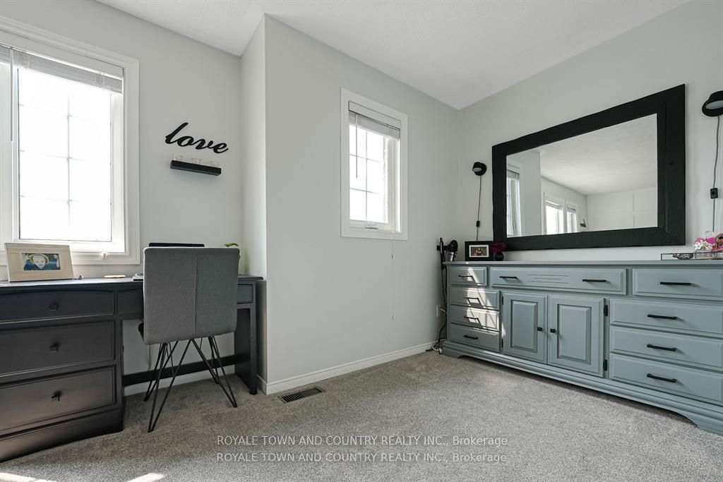 946 Glenbourne Crt