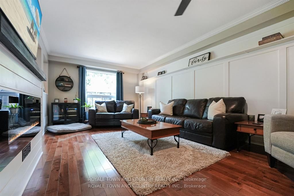 946 Glenbourne Crt