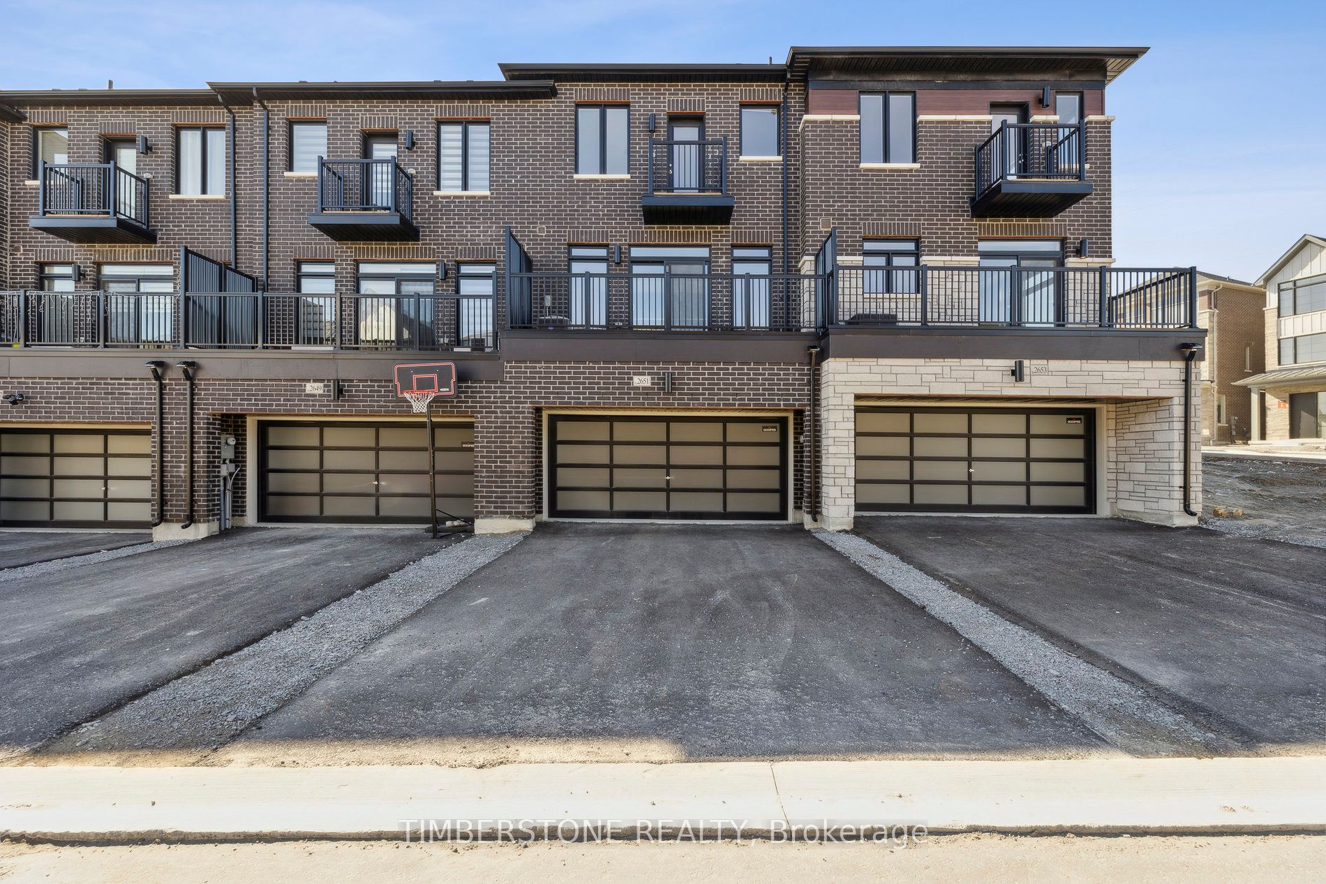 2651 Apricot Lane