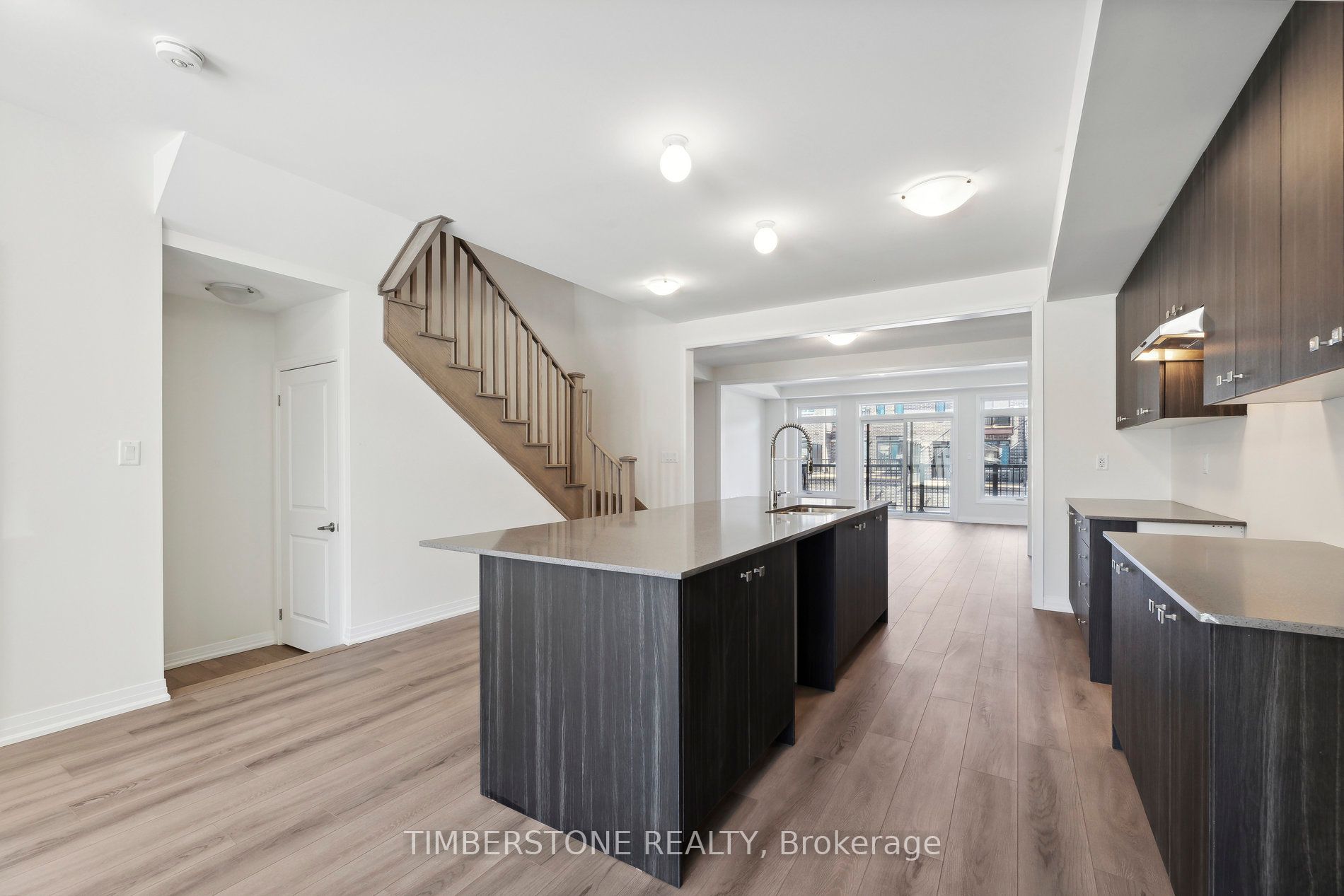 2651 Apricot Lane