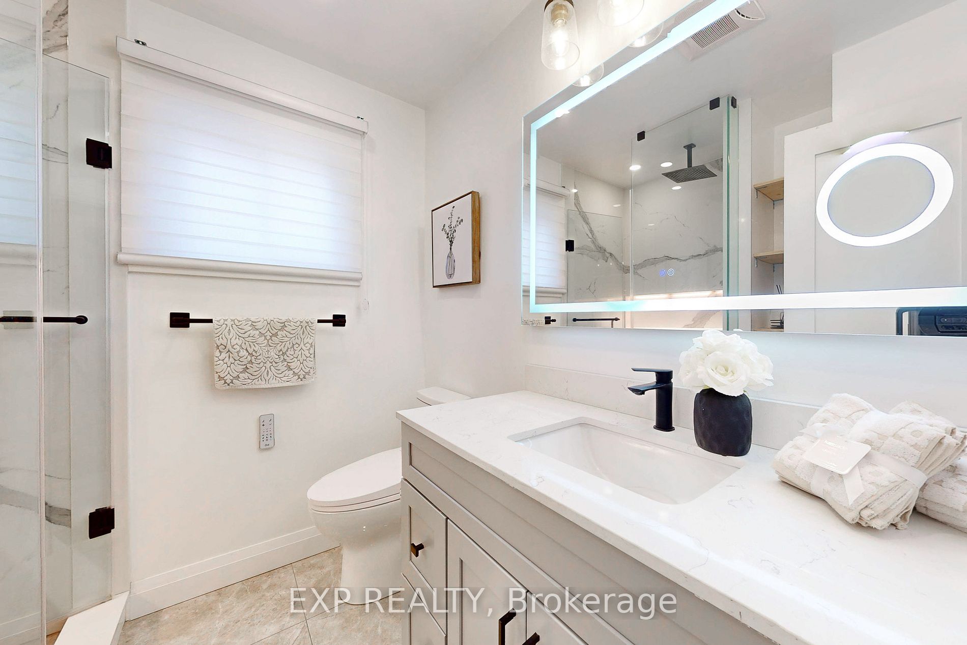 1025 Benton Cres