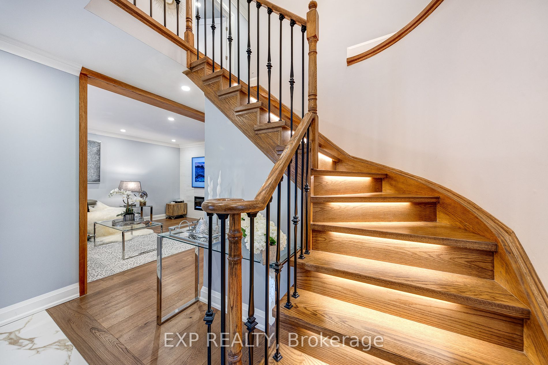 1025 Benton Cres