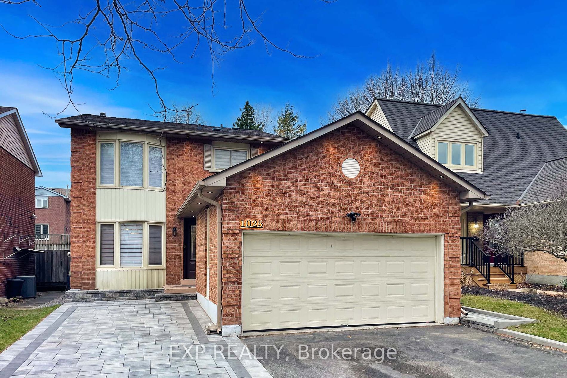 1025 Benton Cres