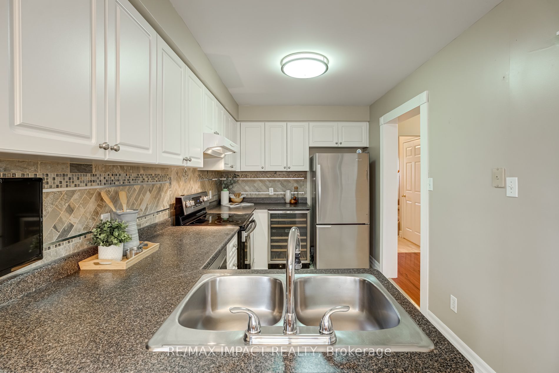 672 Coldstream Dr