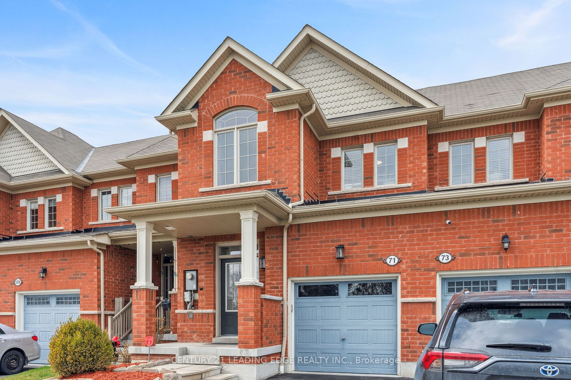 71 Chant Cres