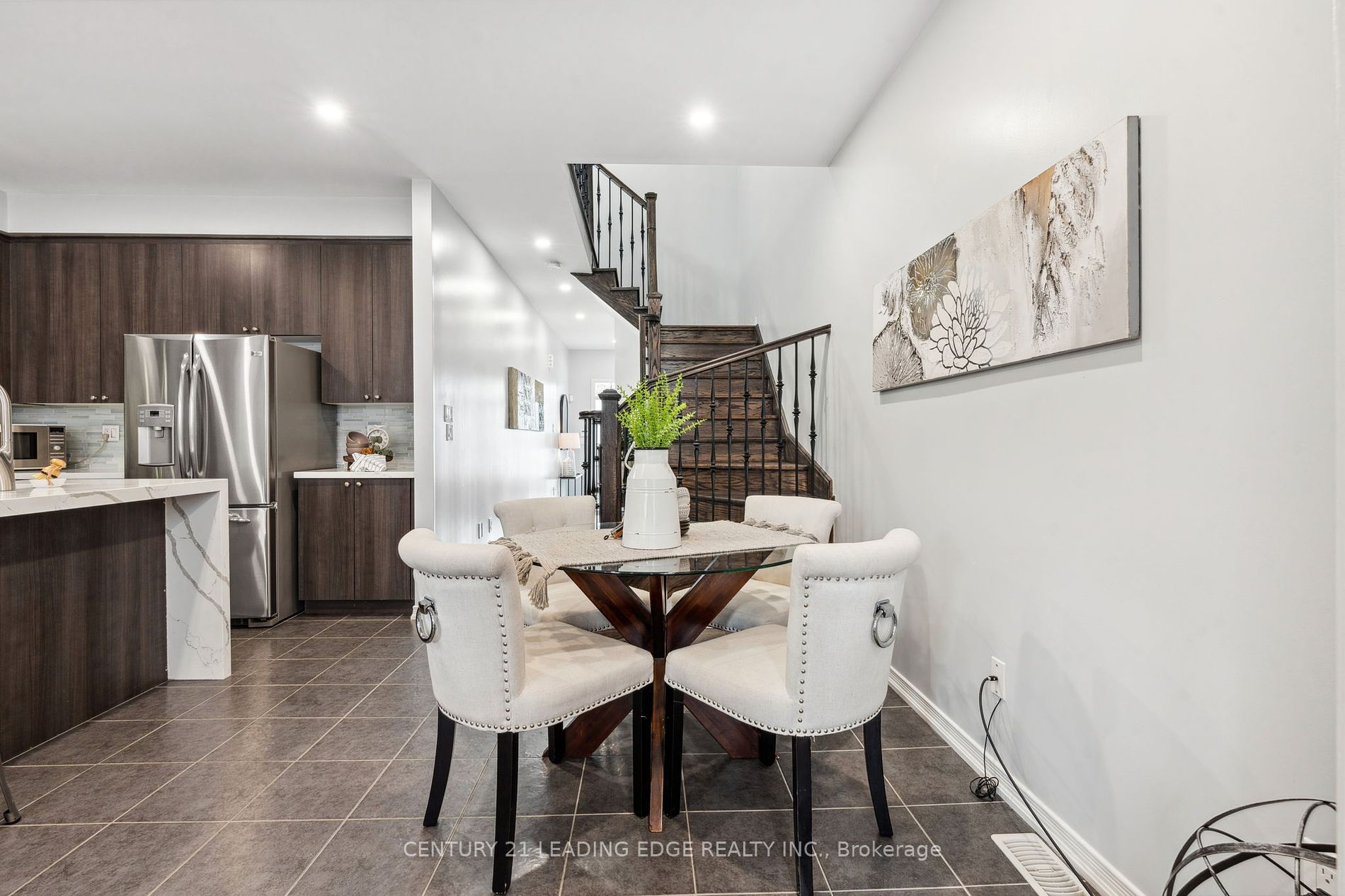 71 Chant Cres