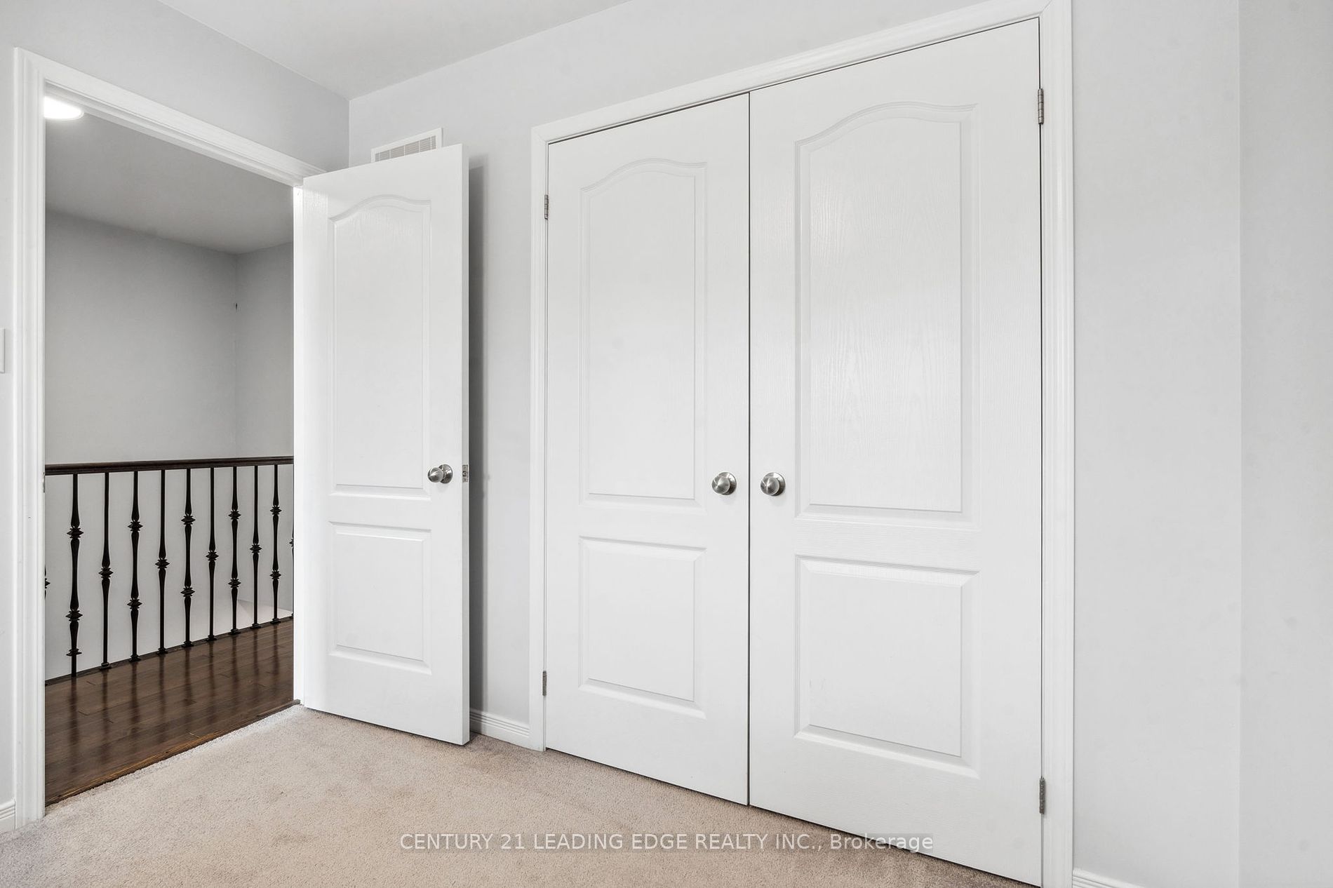 71 Chant Cres