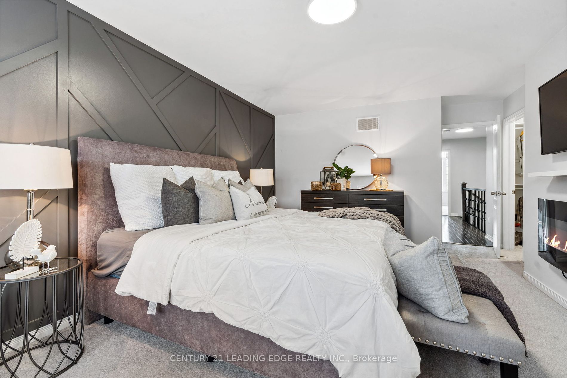 71 Chant Cres
