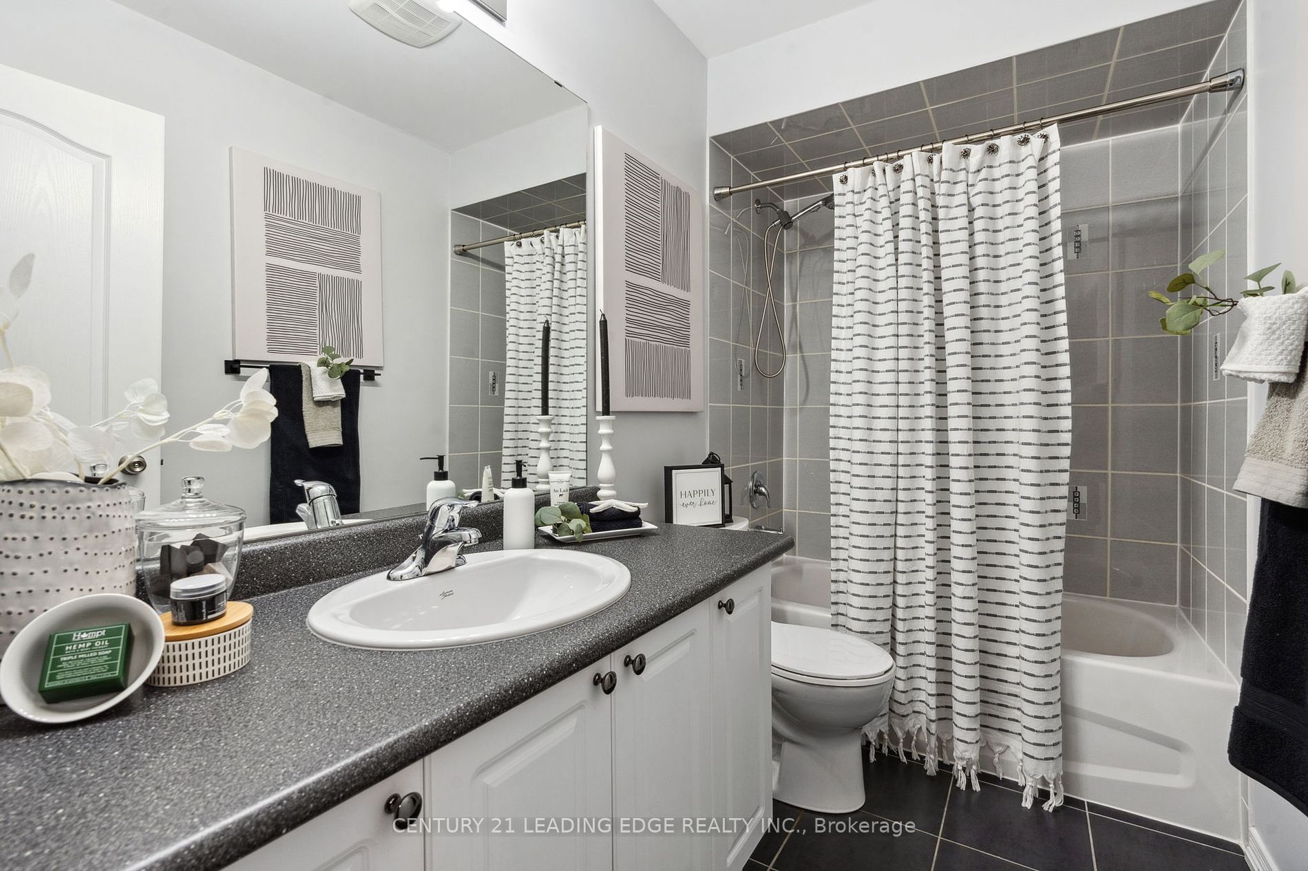 71 Chant Cres