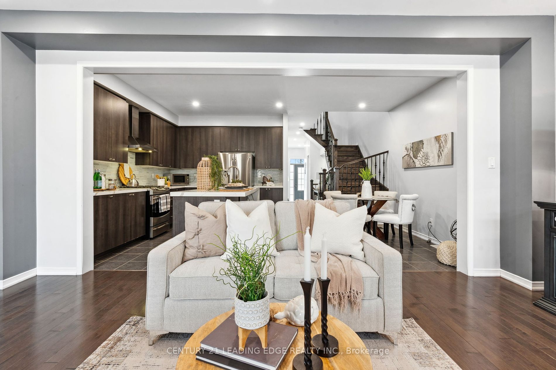 71 Chant Cres