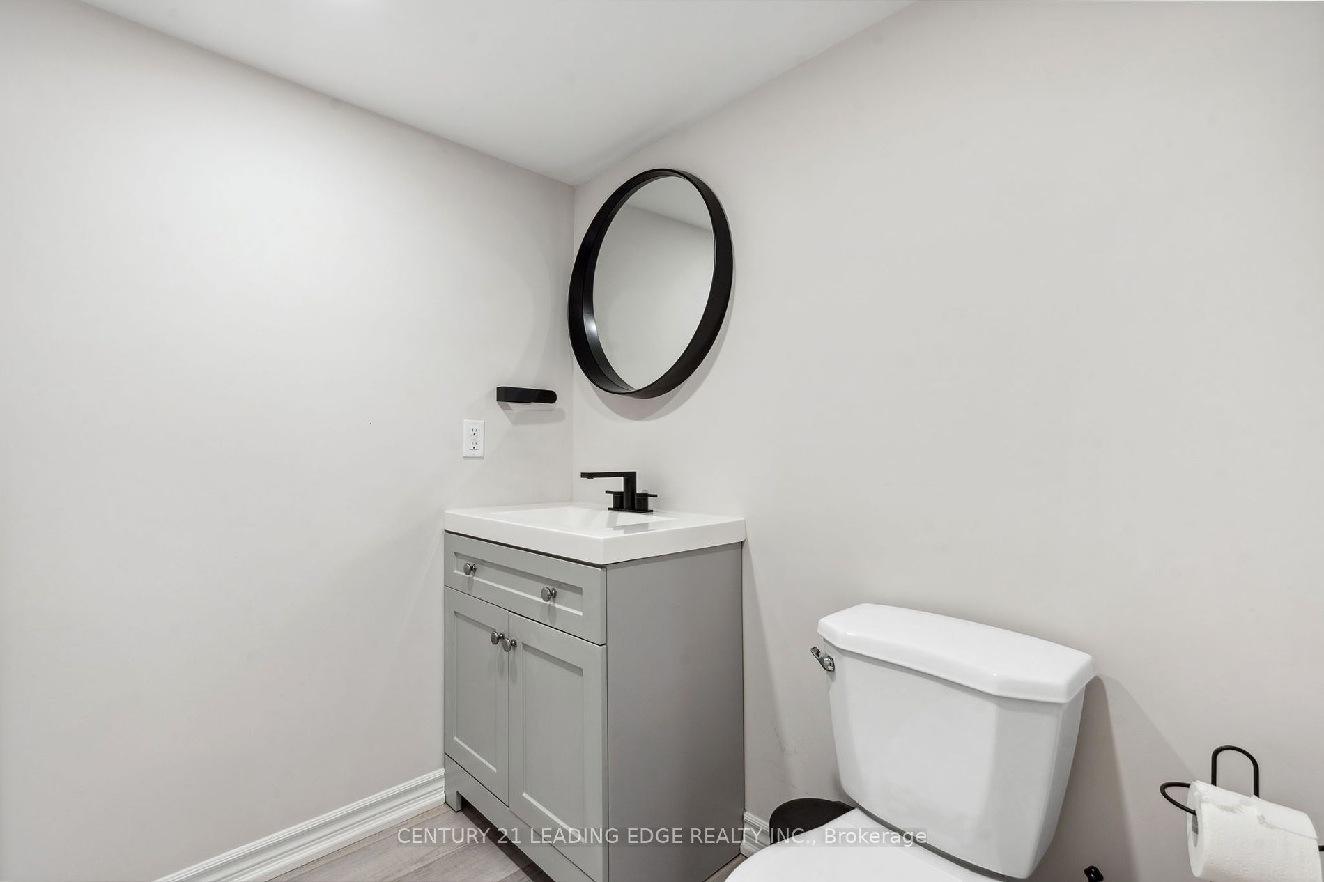 71 Chant Cres