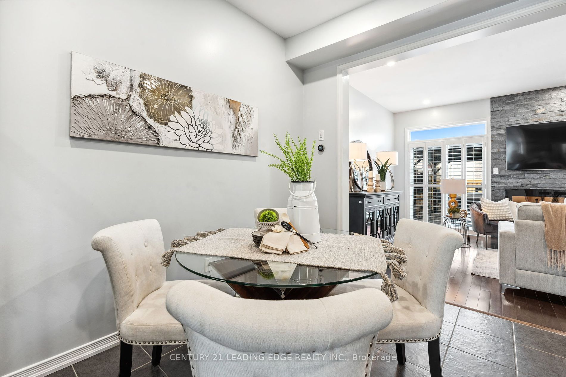 71 Chant Cres