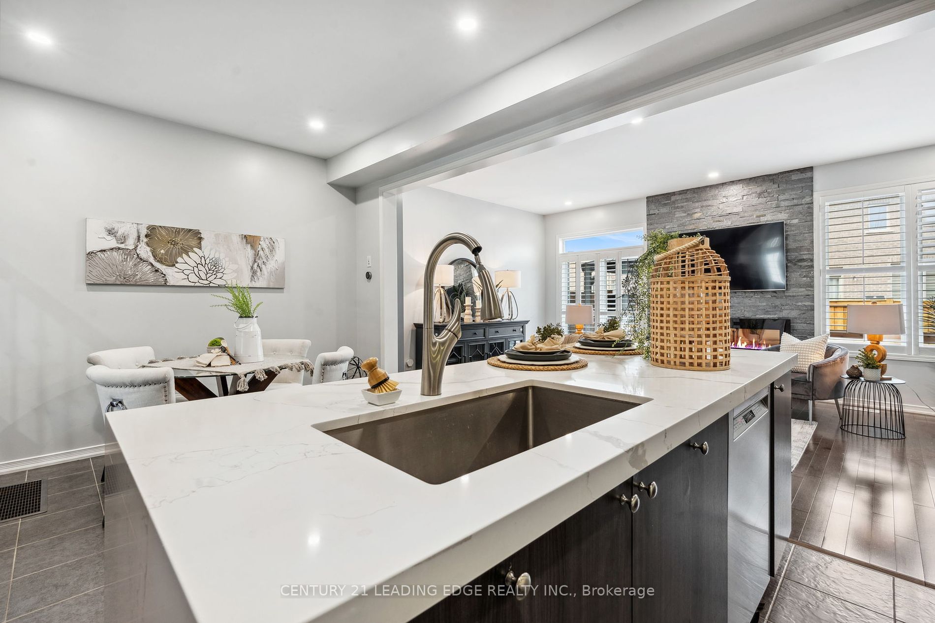 71 Chant Cres