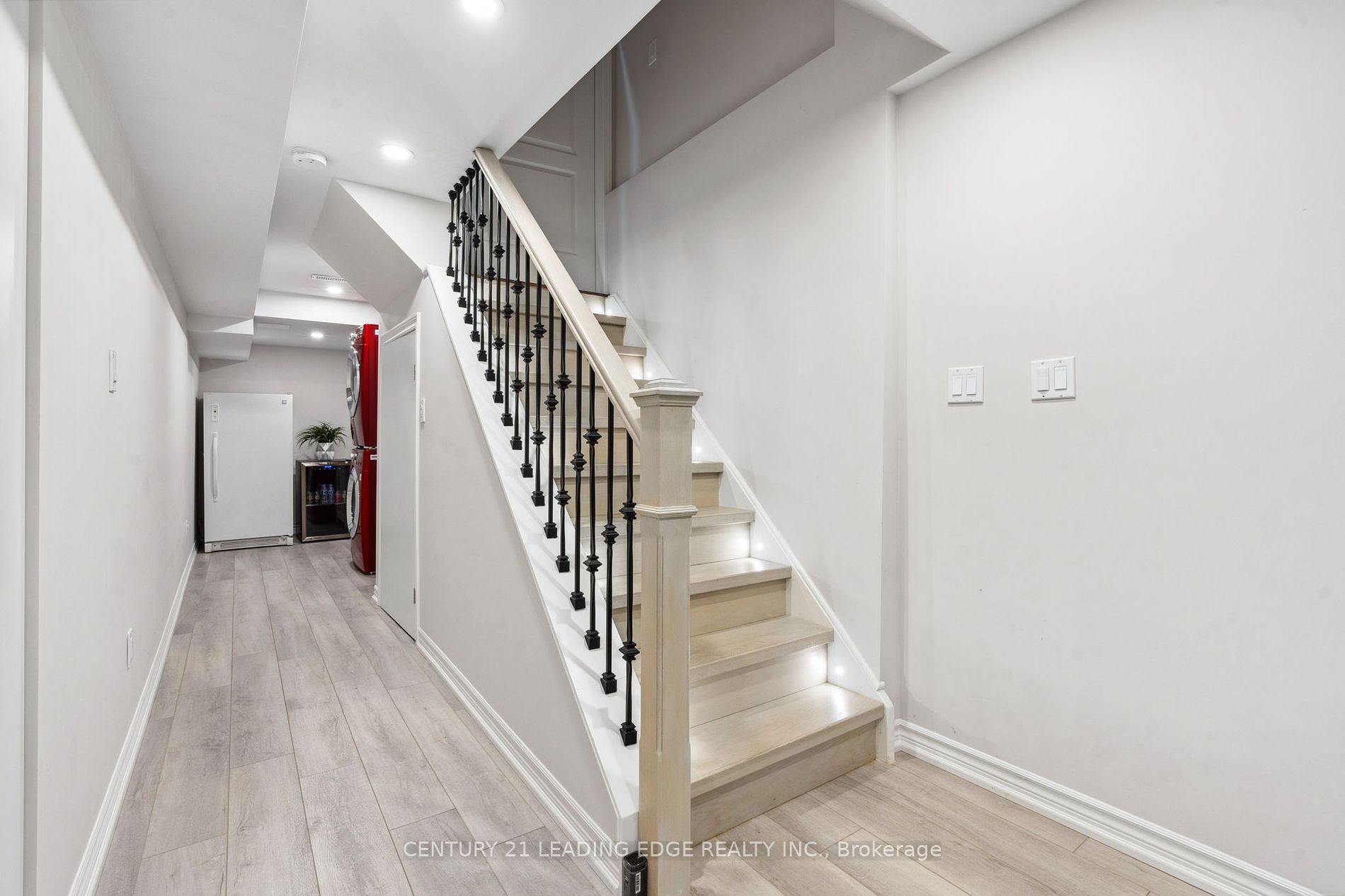 71 Chant Cres