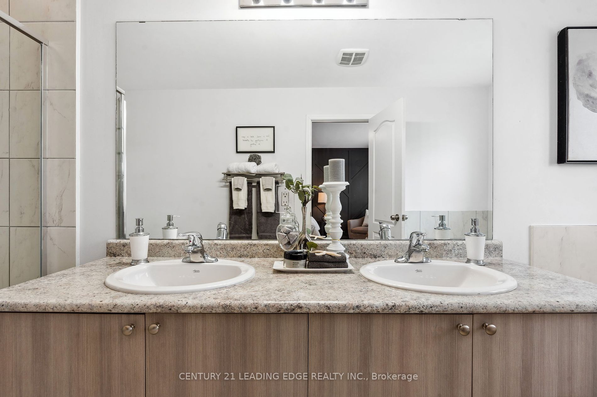 71 Chant Cres
