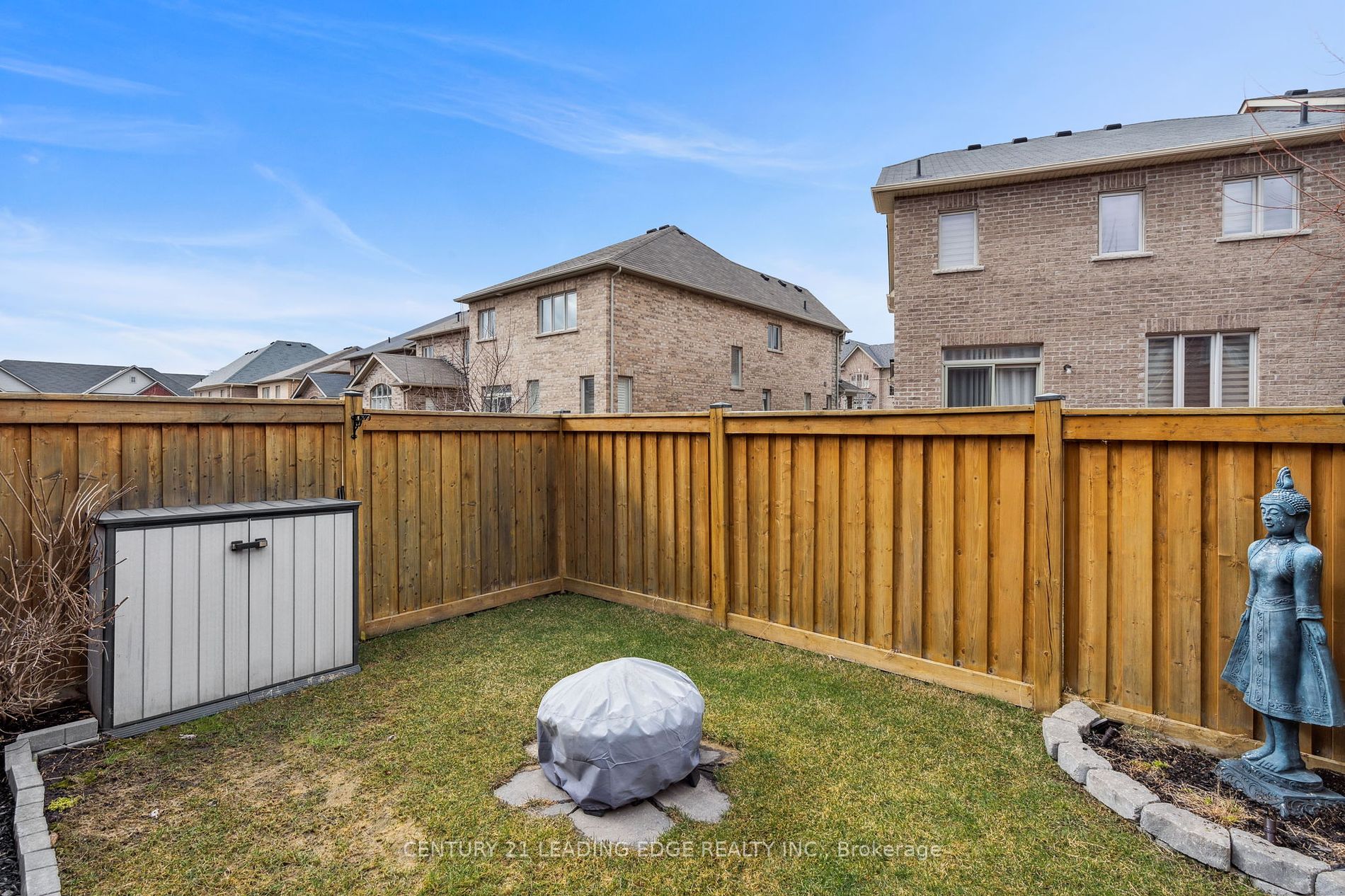 71 Chant Cres