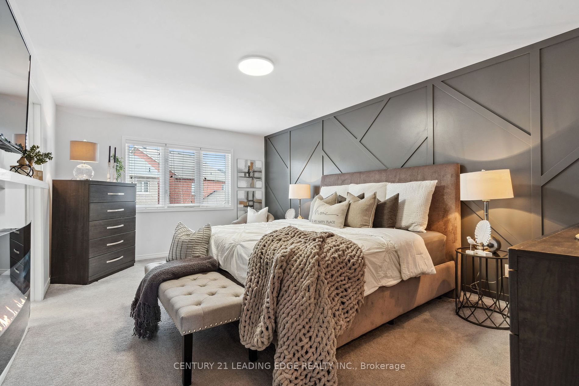 71 Chant Cres