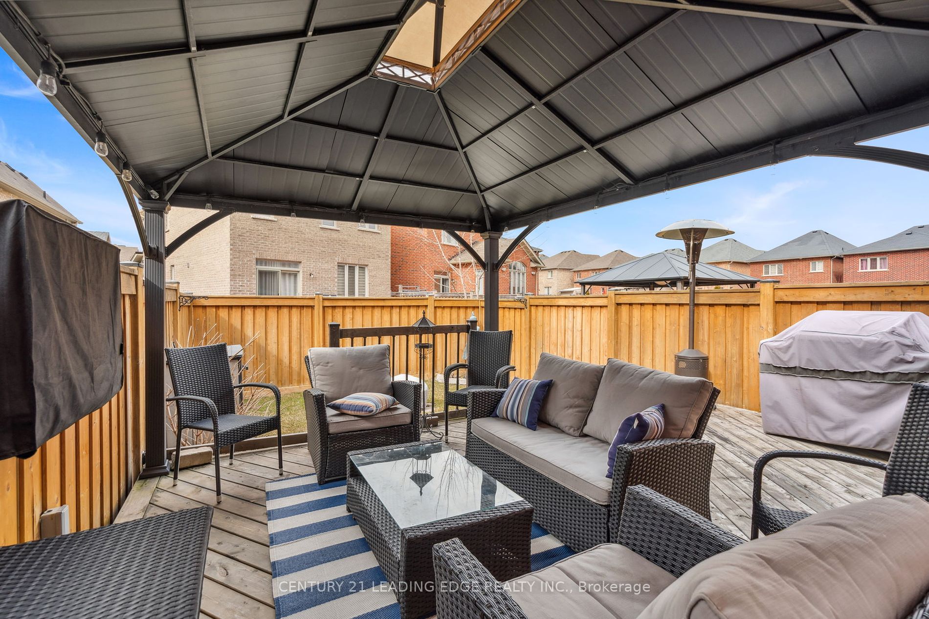 71 Chant Cres