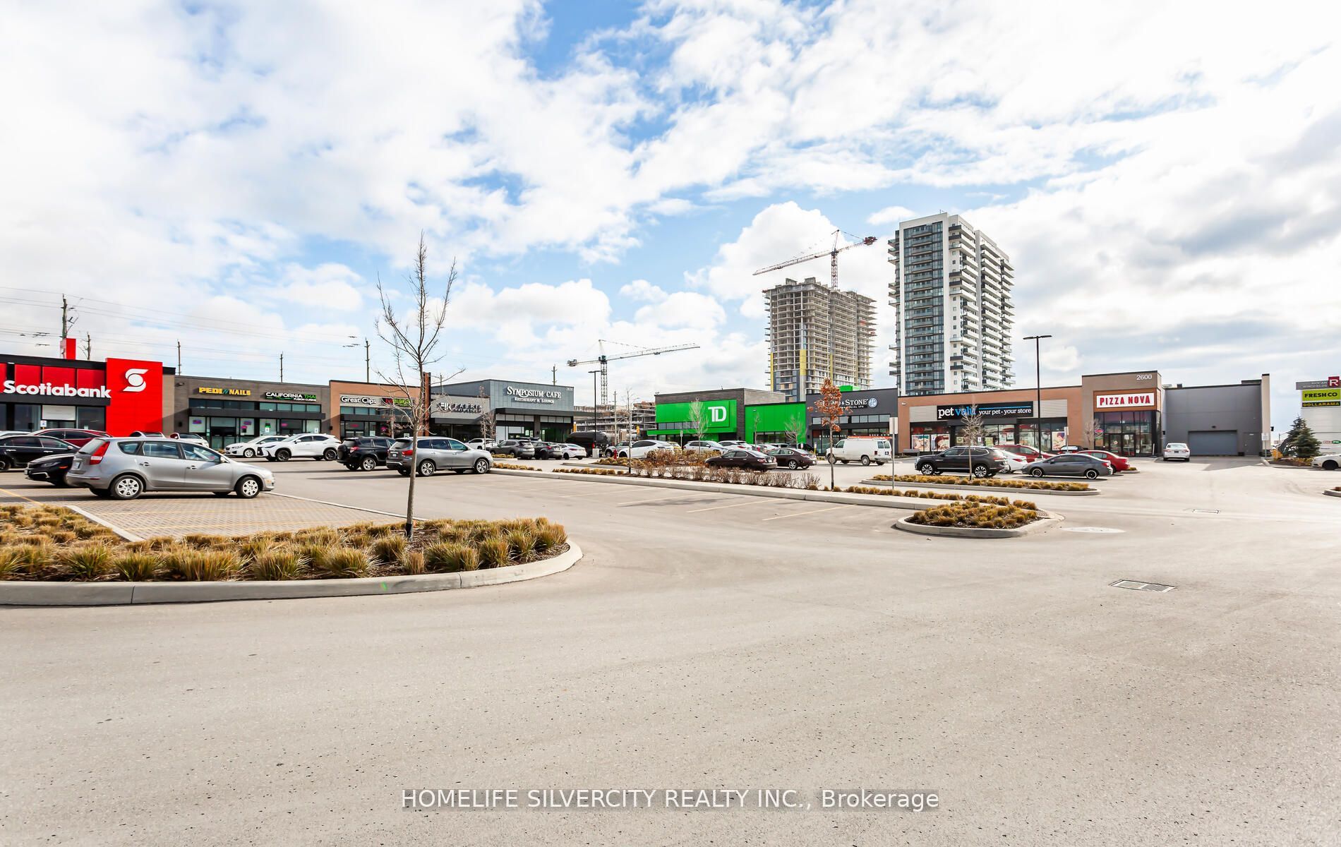 2550 Simcoe St N, #212