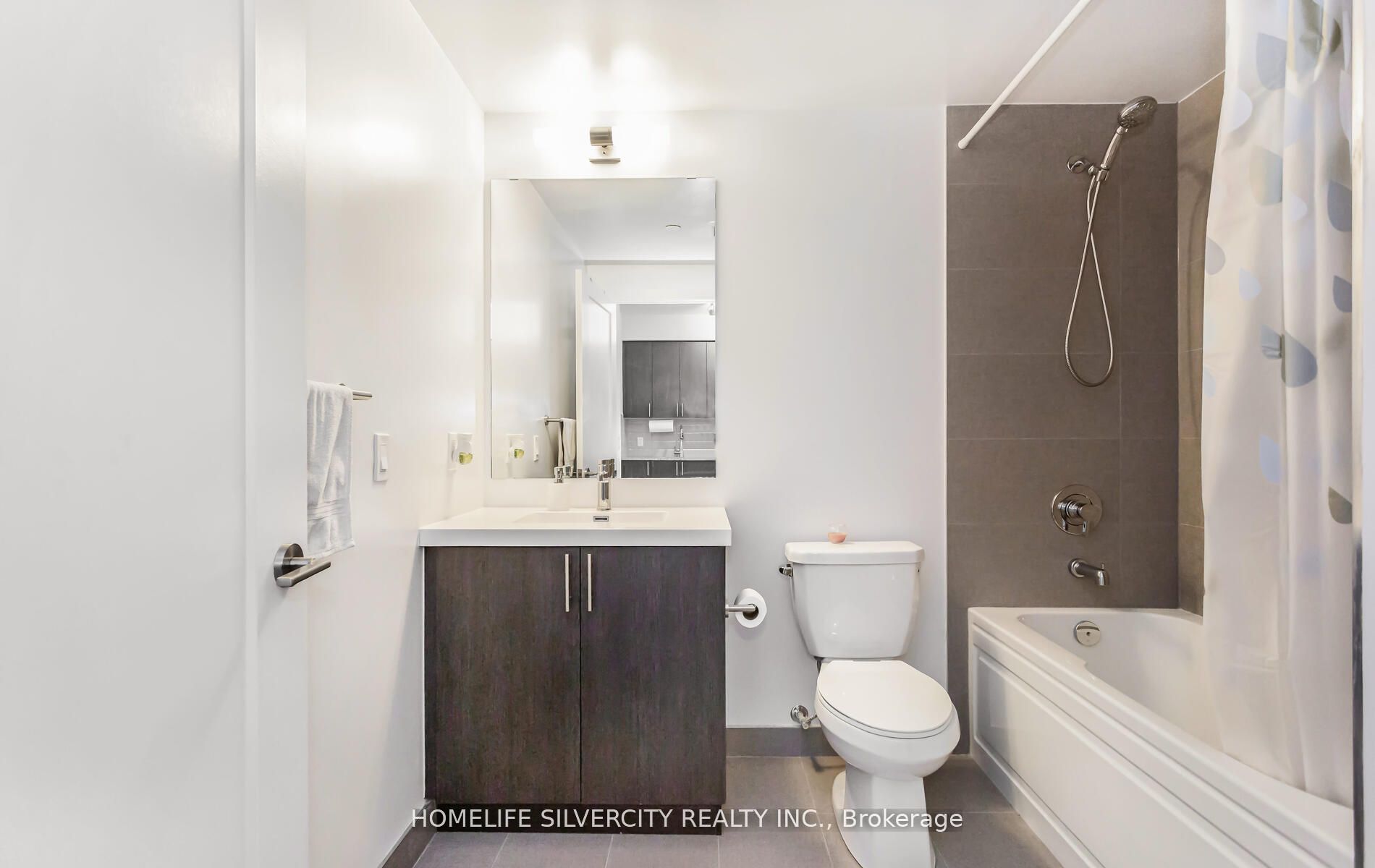 2550 Simcoe St N, #212