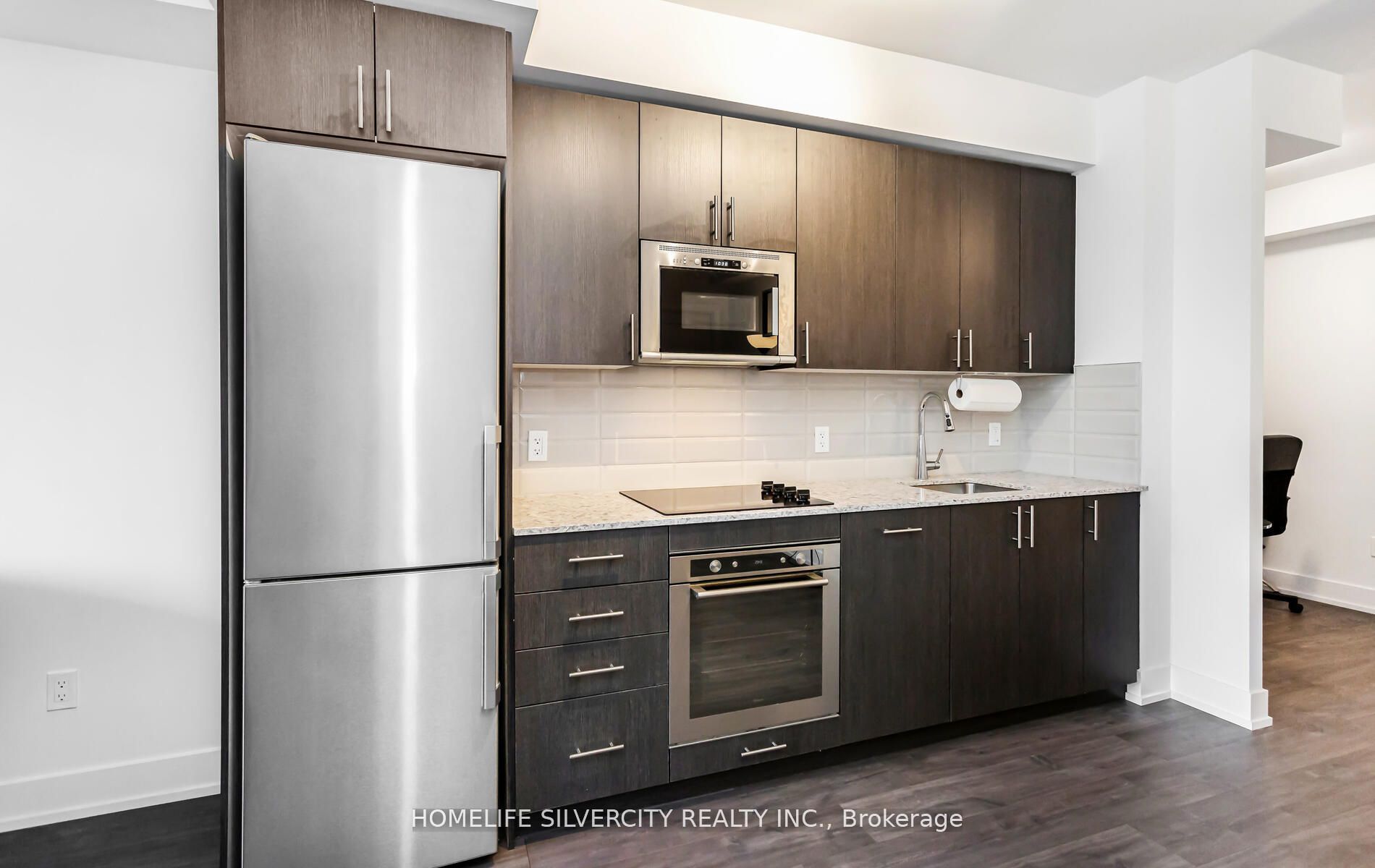 2550 Simcoe St N, #212
