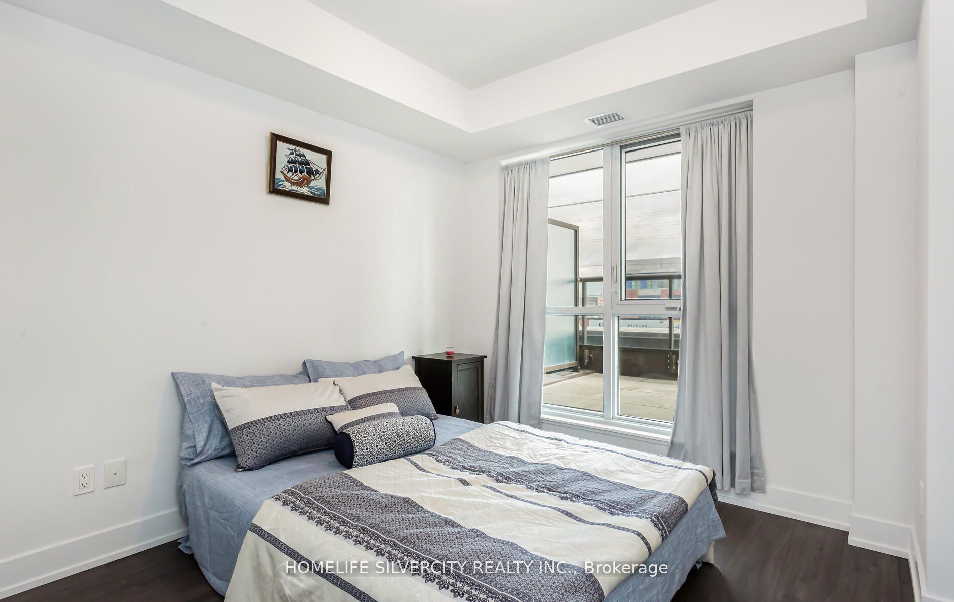 2550 Simcoe St N, #212