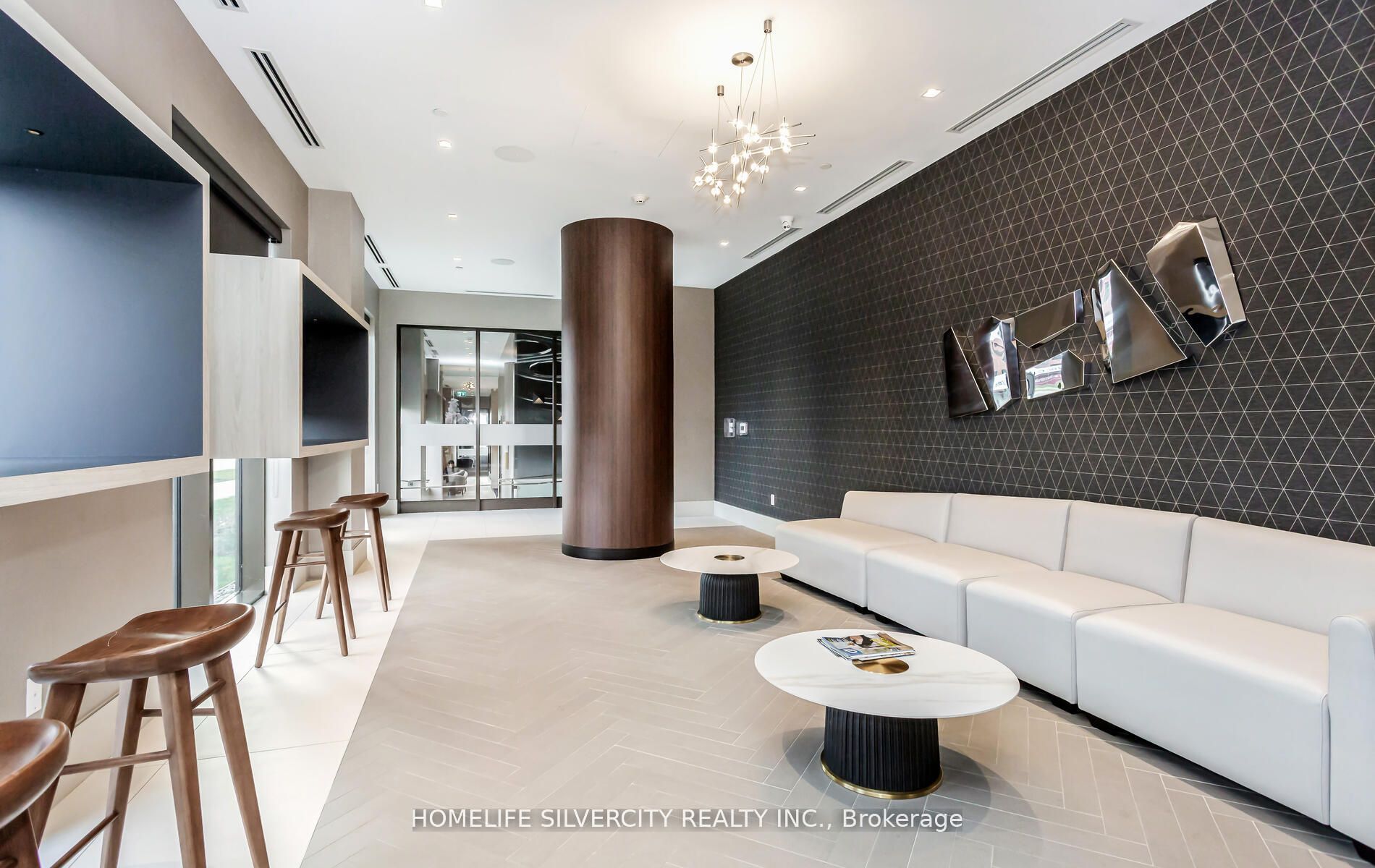 2550 Simcoe St N, #212