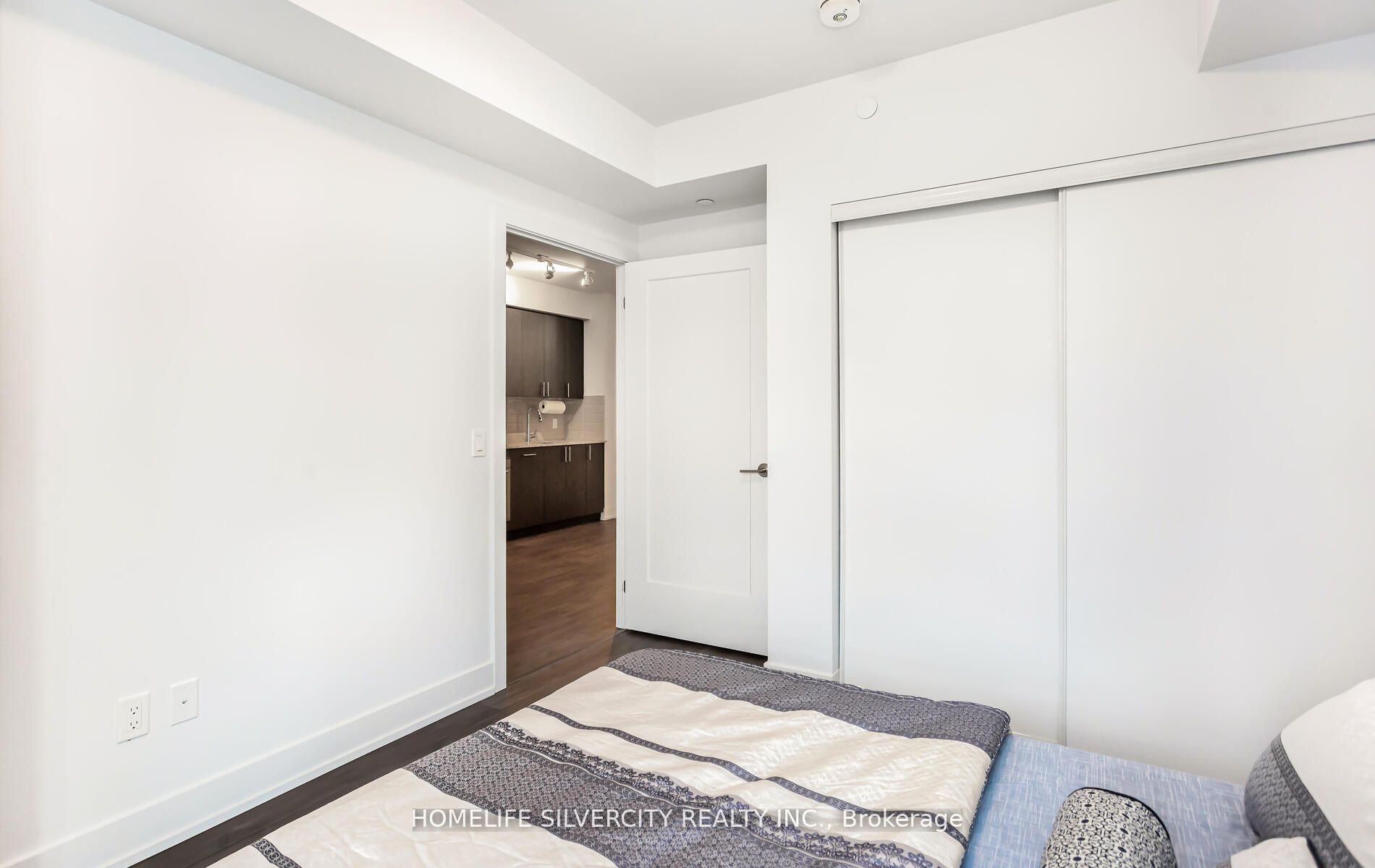 2550 Simcoe St N, #212