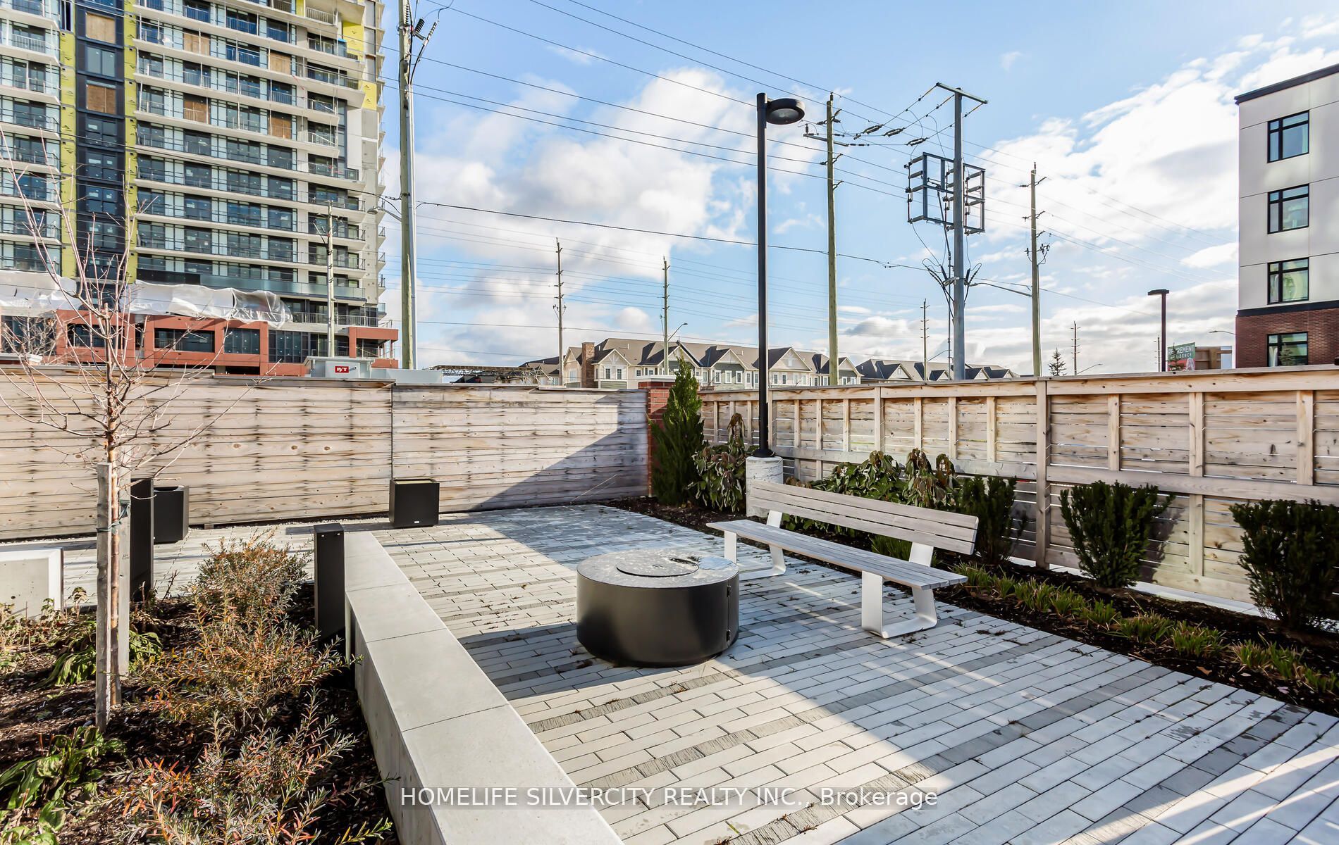 2550 Simcoe St N, #212