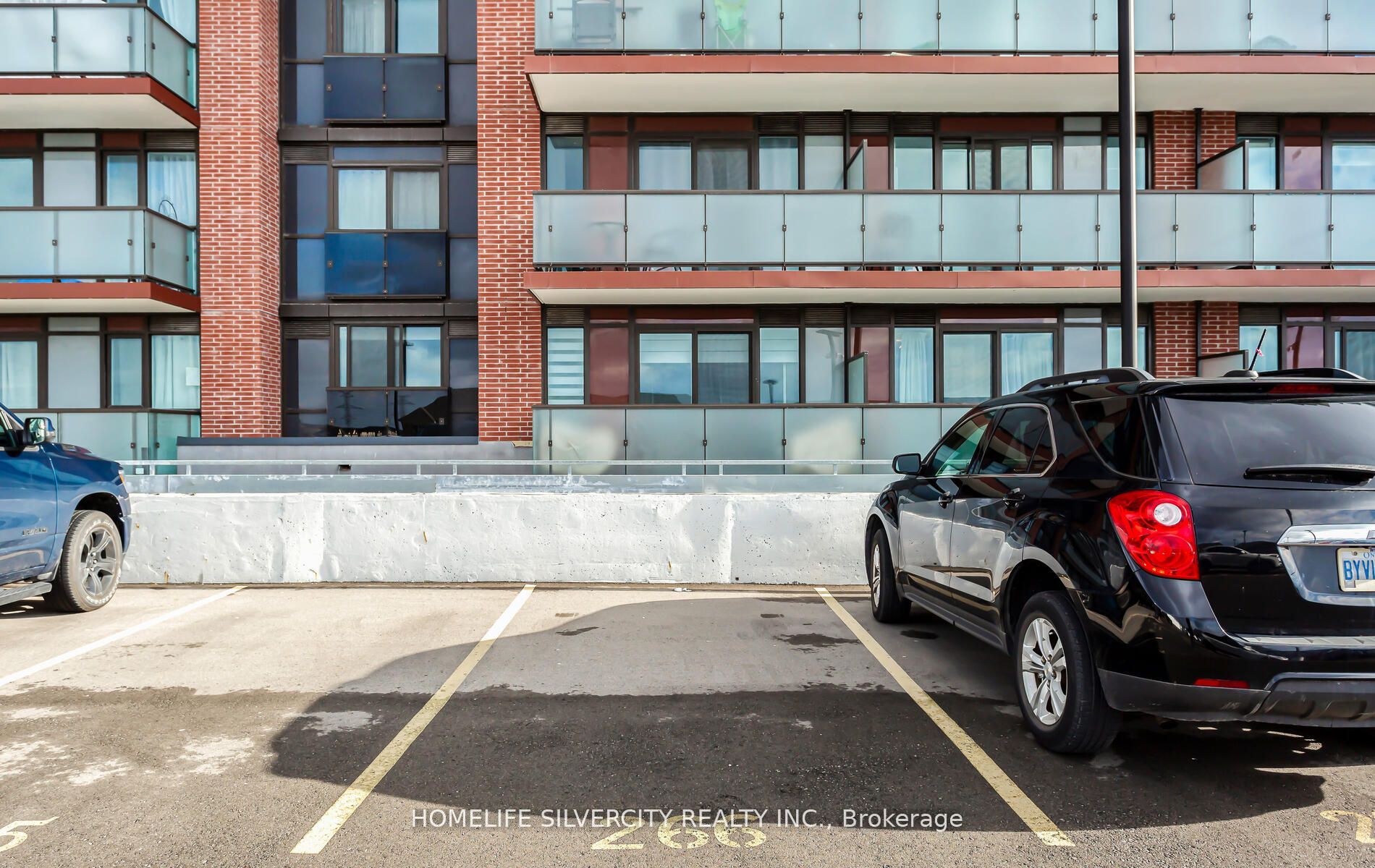 2550 Simcoe St N, #212