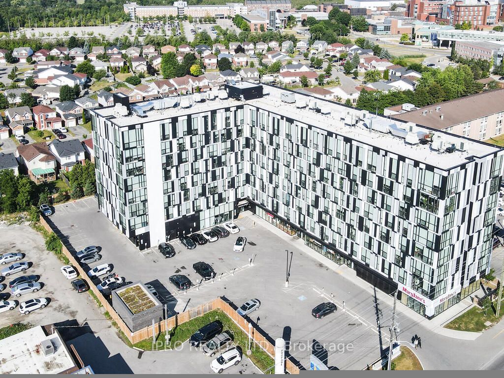 1900 Simcoe St N, #802
