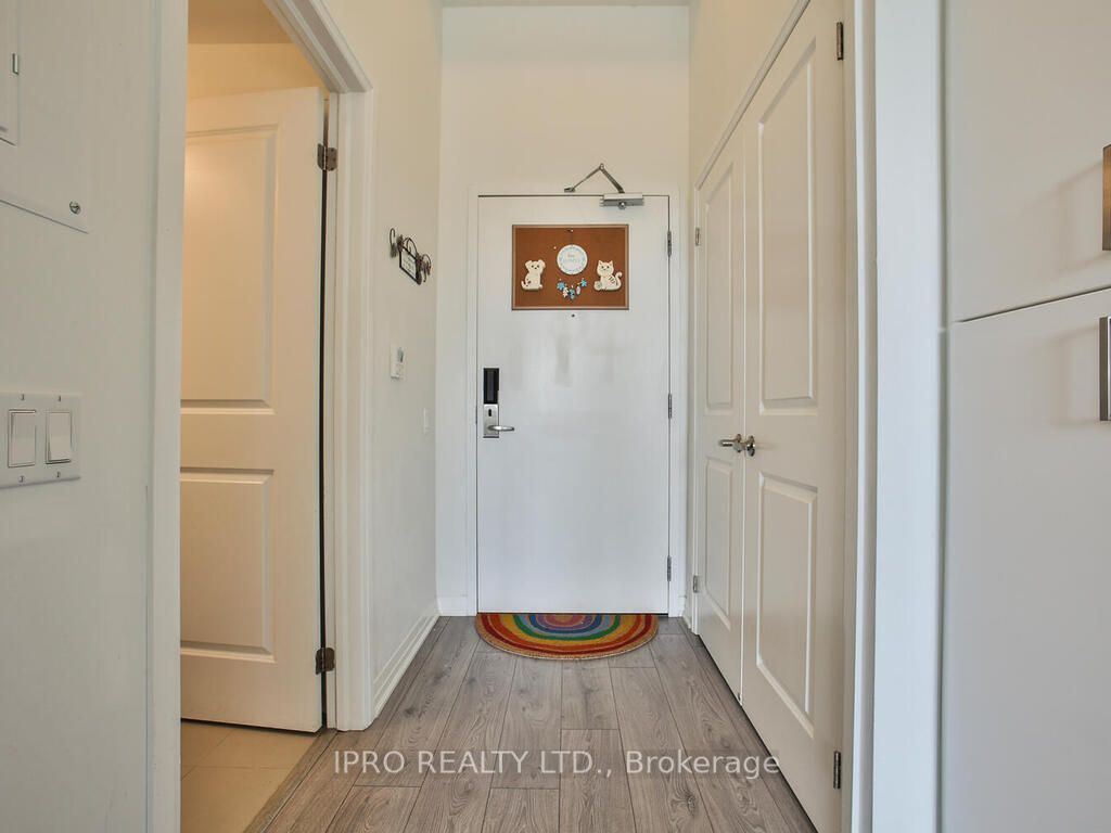 1900 Simcoe St N, #802