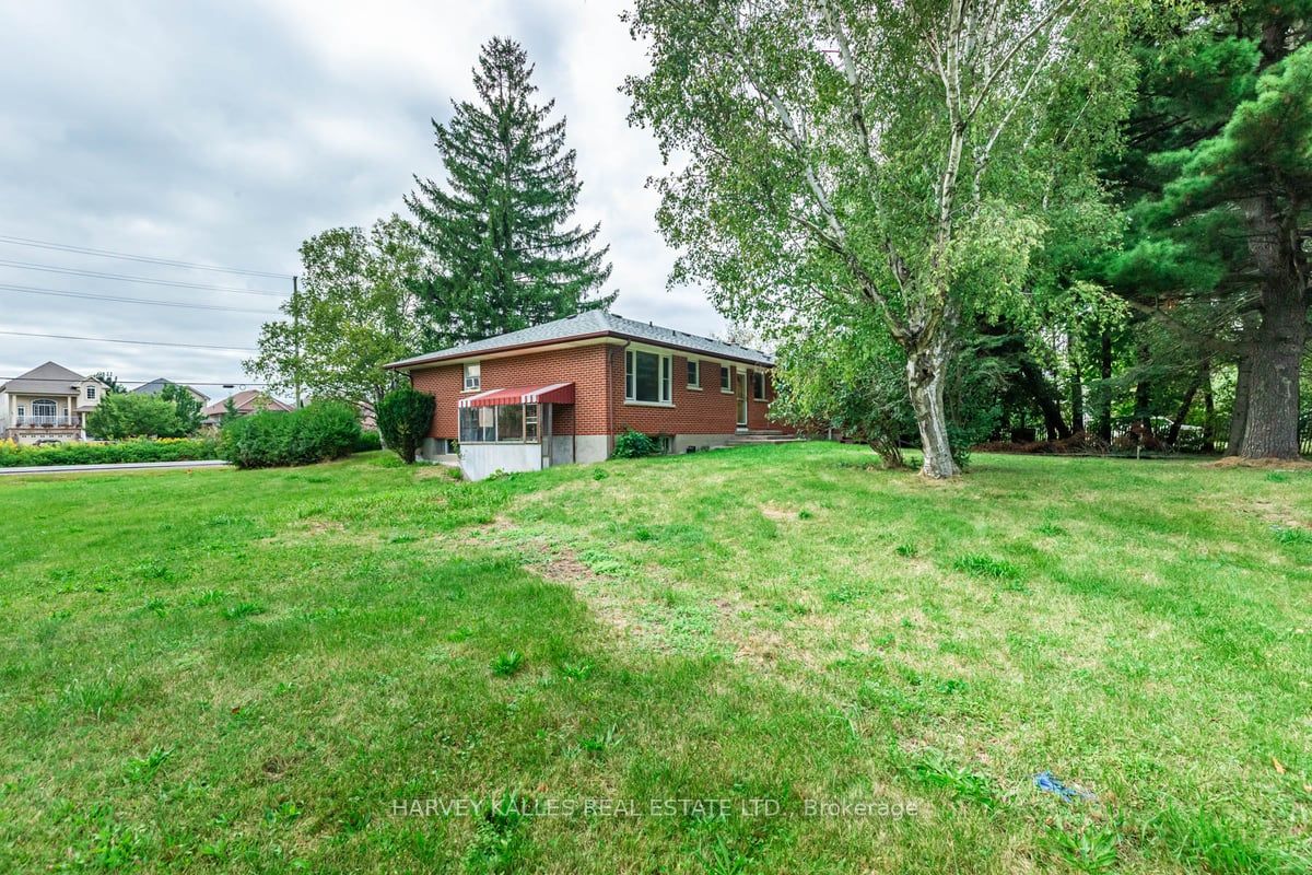 601 Townline Road N