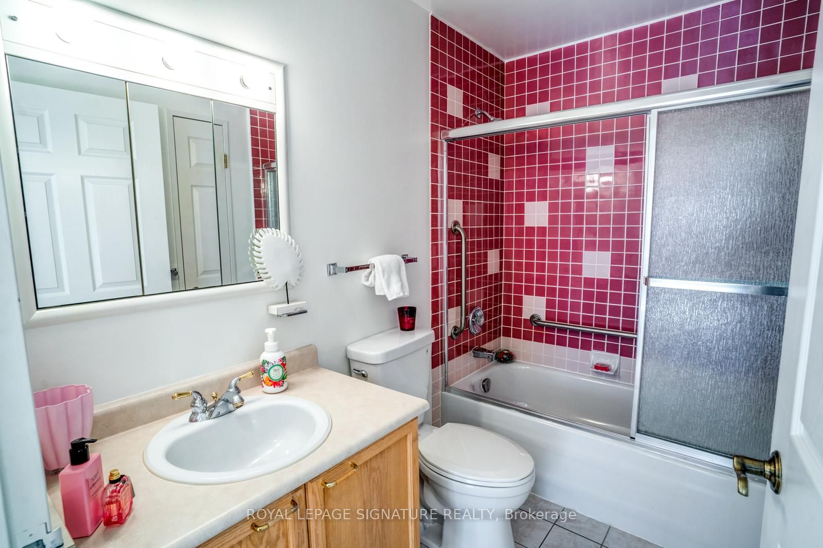 115 Bonis Ave, #115