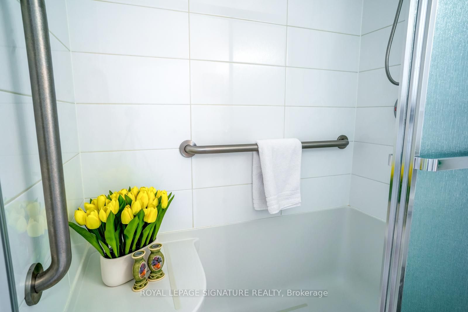 115 Bonis Ave, #115