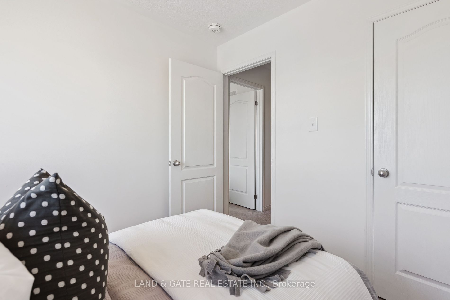 2653 Deputy Minister Path, #27