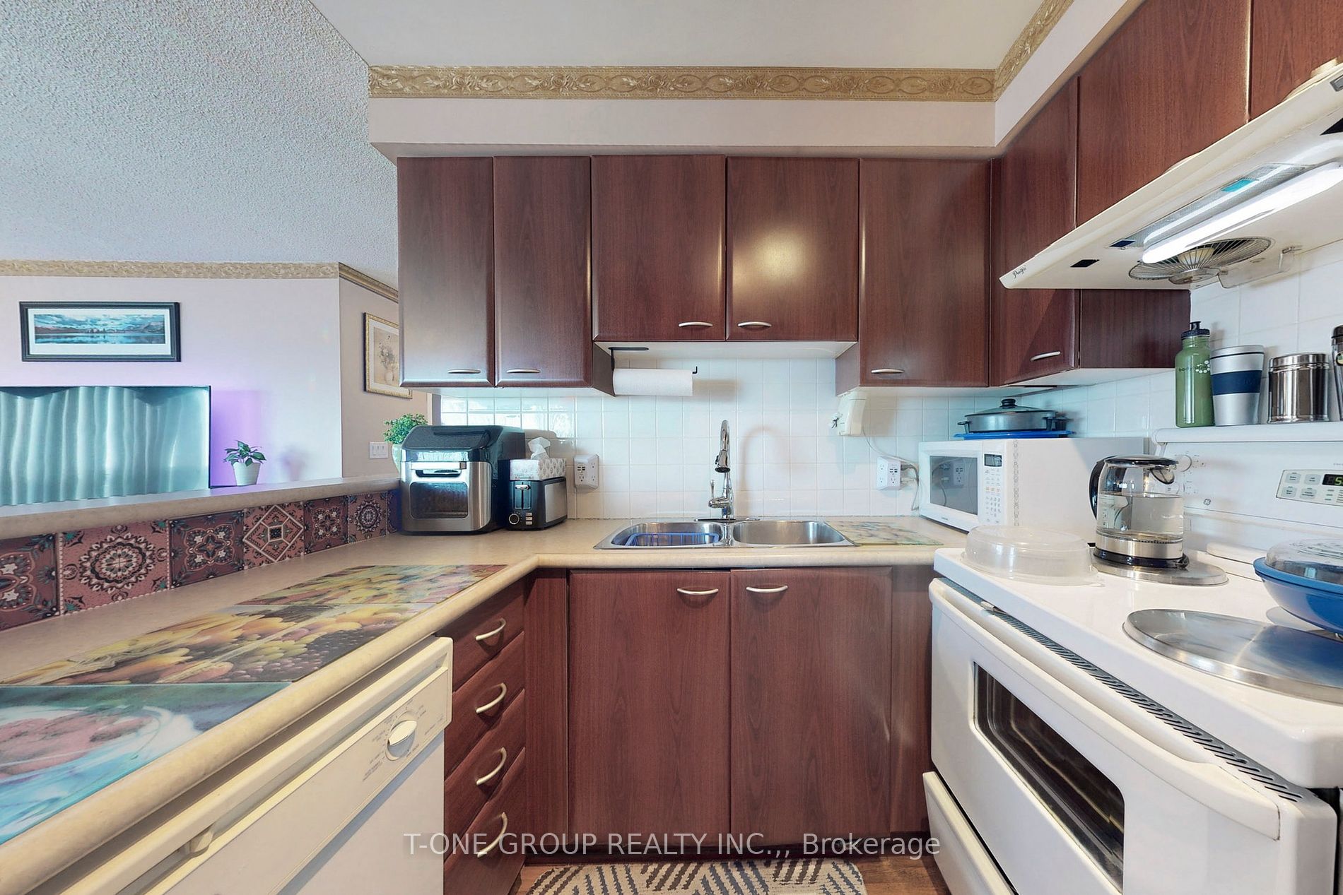 36 Lee Centre Dr, #2311