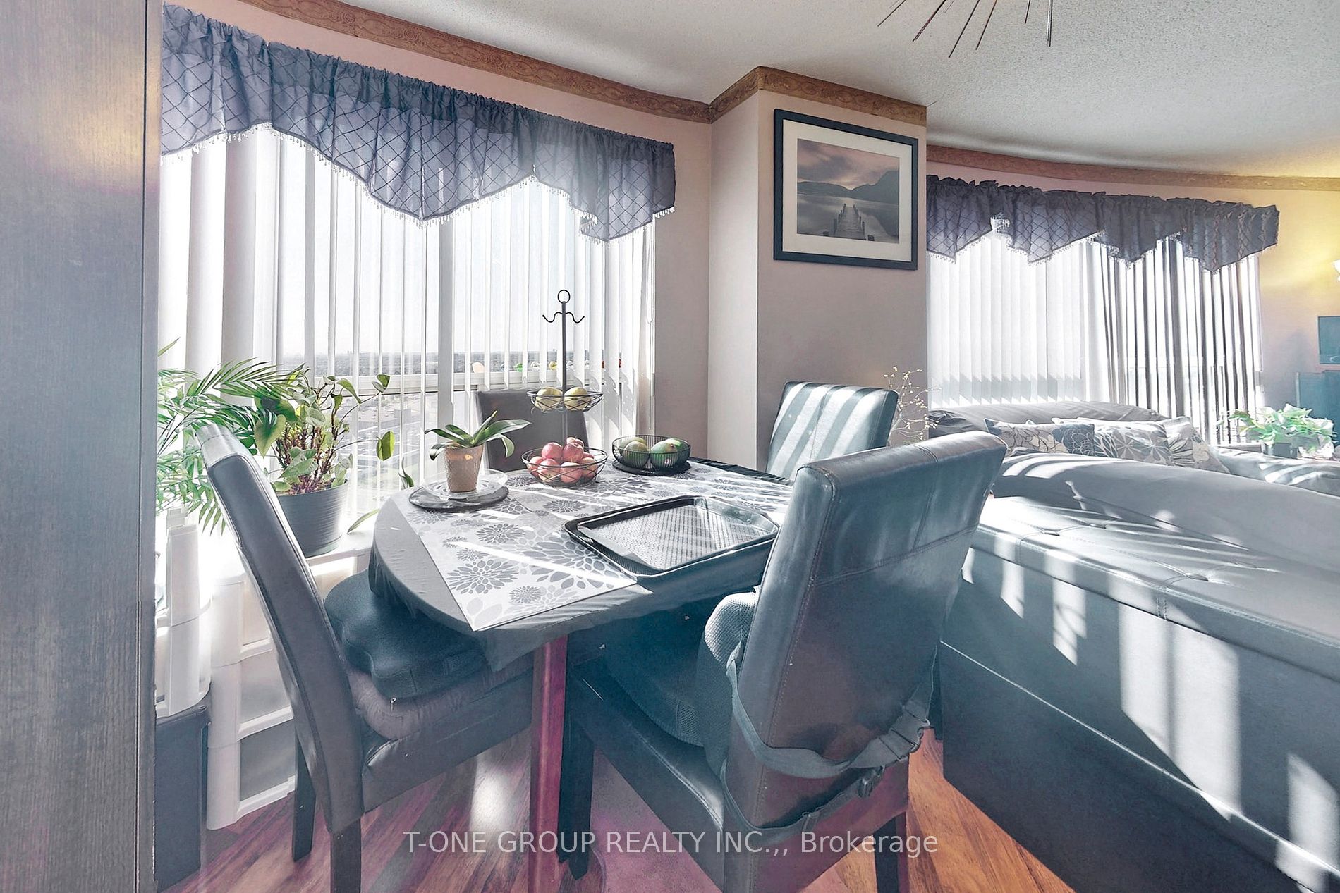 36 Lee Centre Dr, #2311