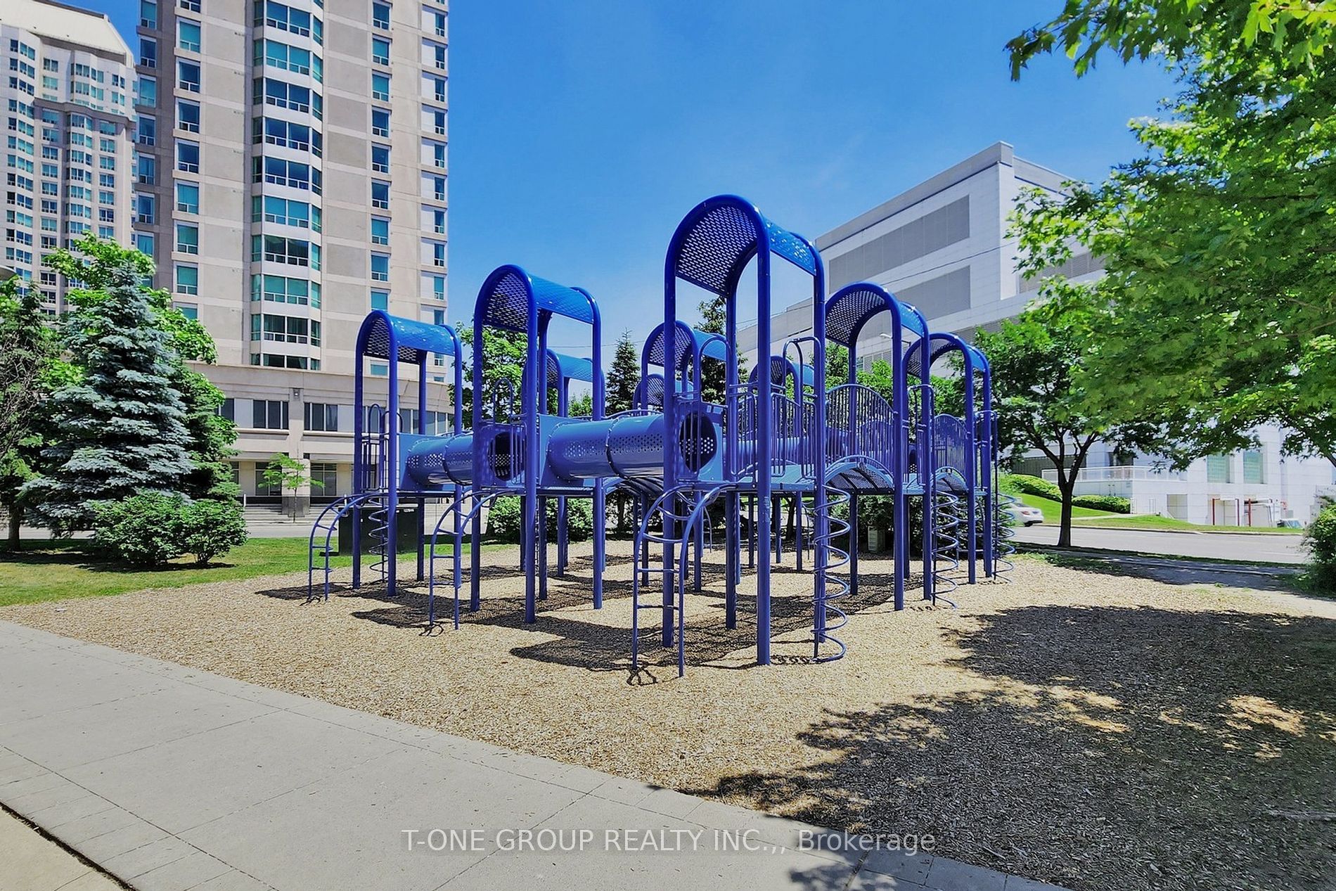 36 Lee Centre Dr, #2311