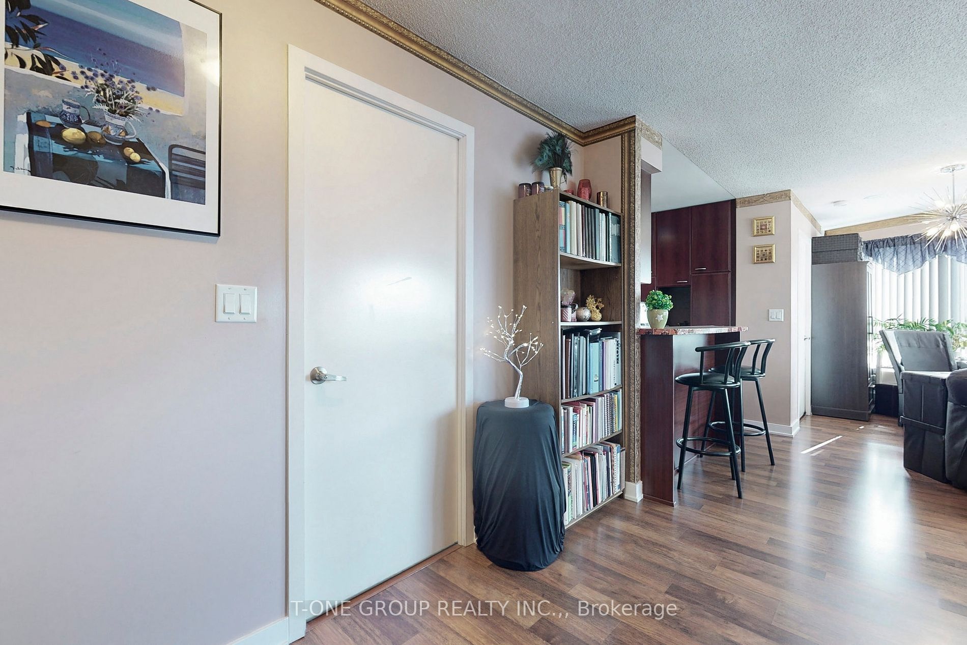 36 Lee Centre Dr, #2311