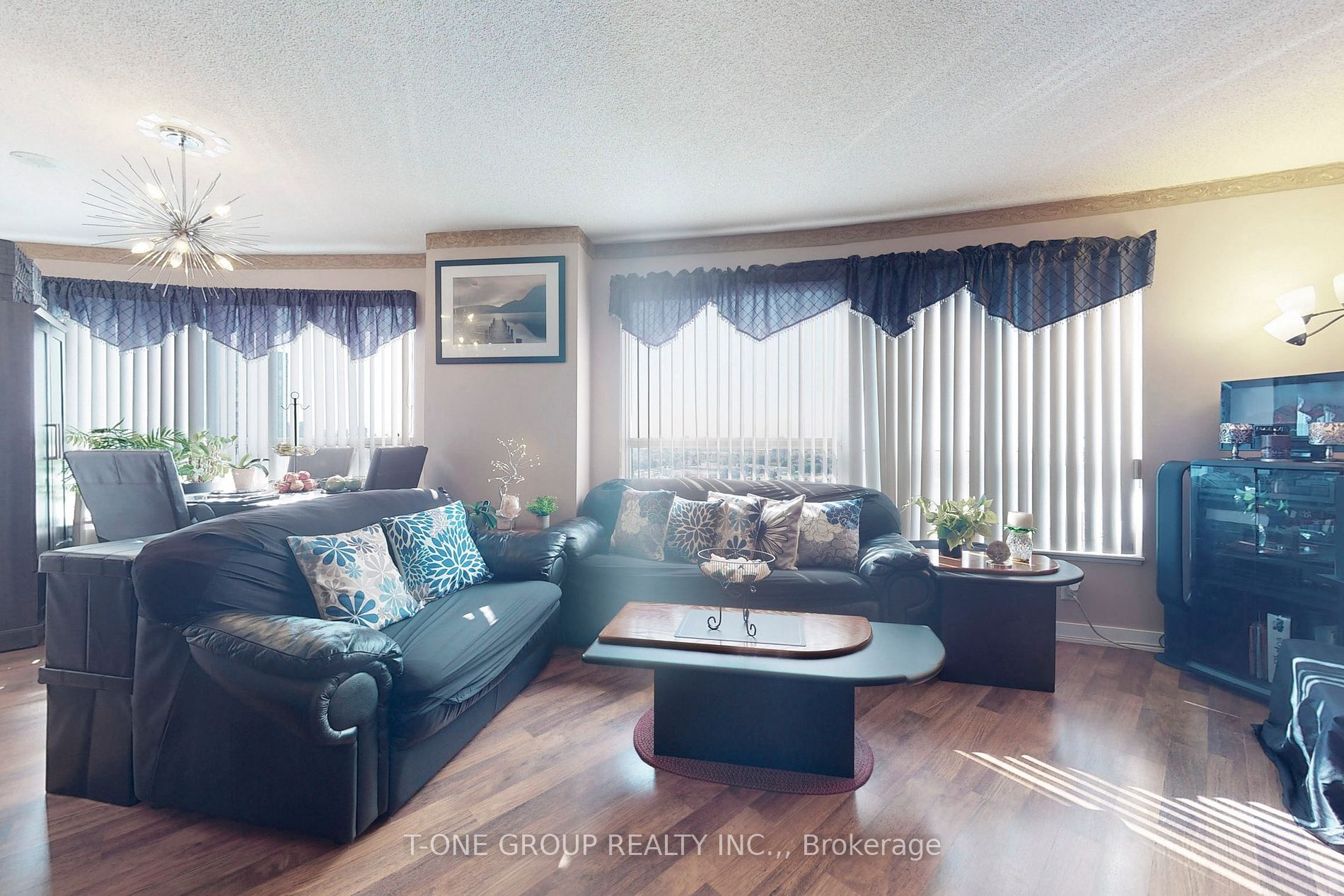 36 Lee Centre Dr, #2311