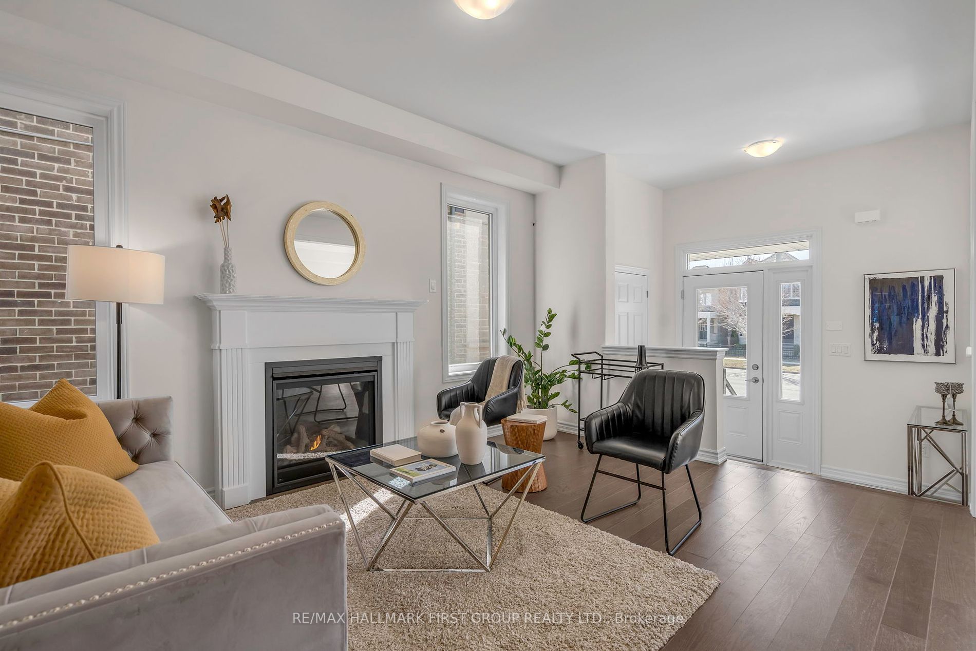 33 Mountainside Cres