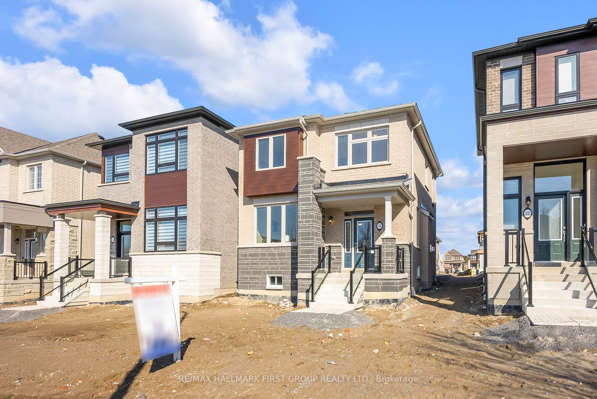 33 Mountainside Cres