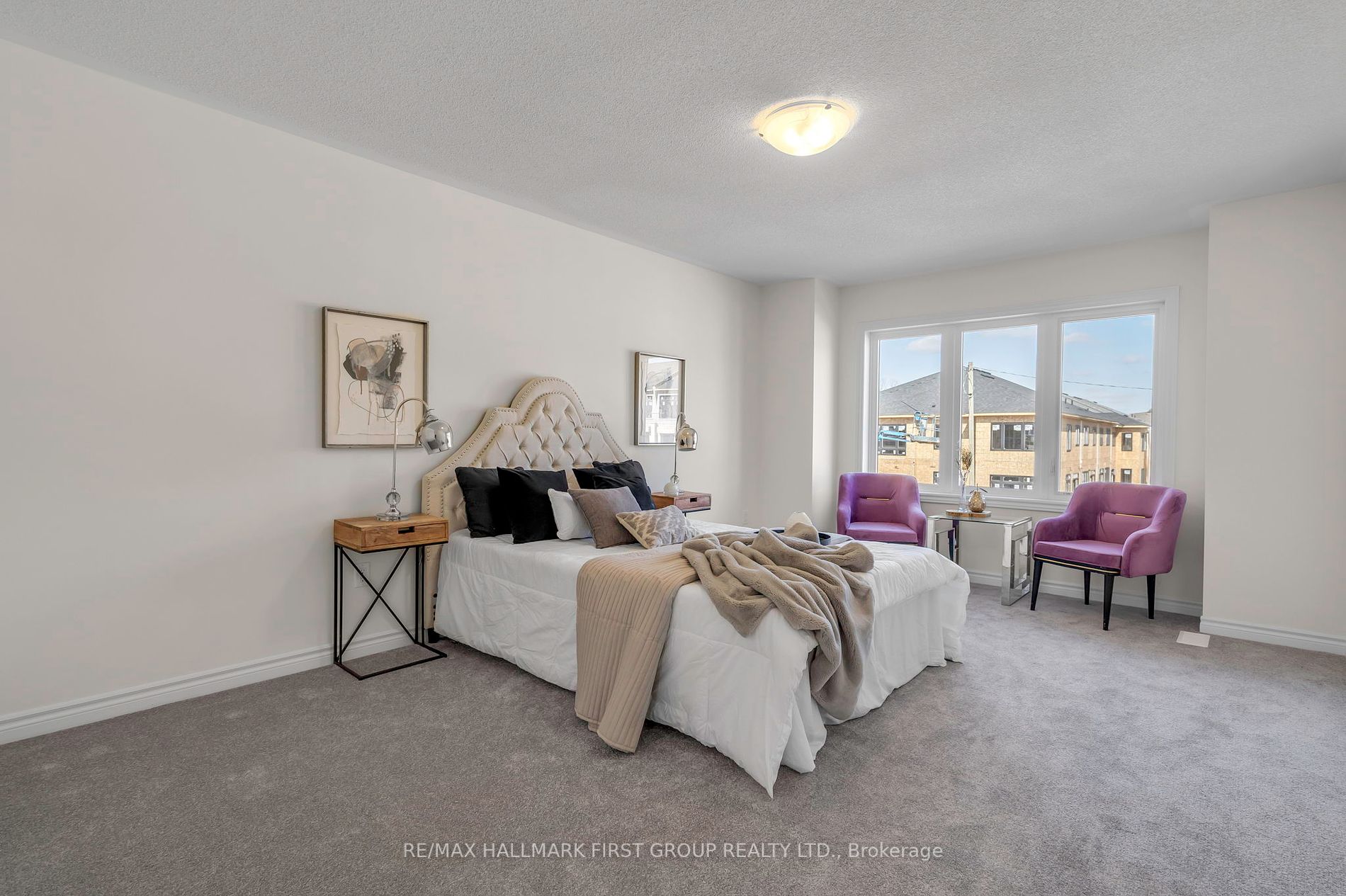 33 Mountainside Cres